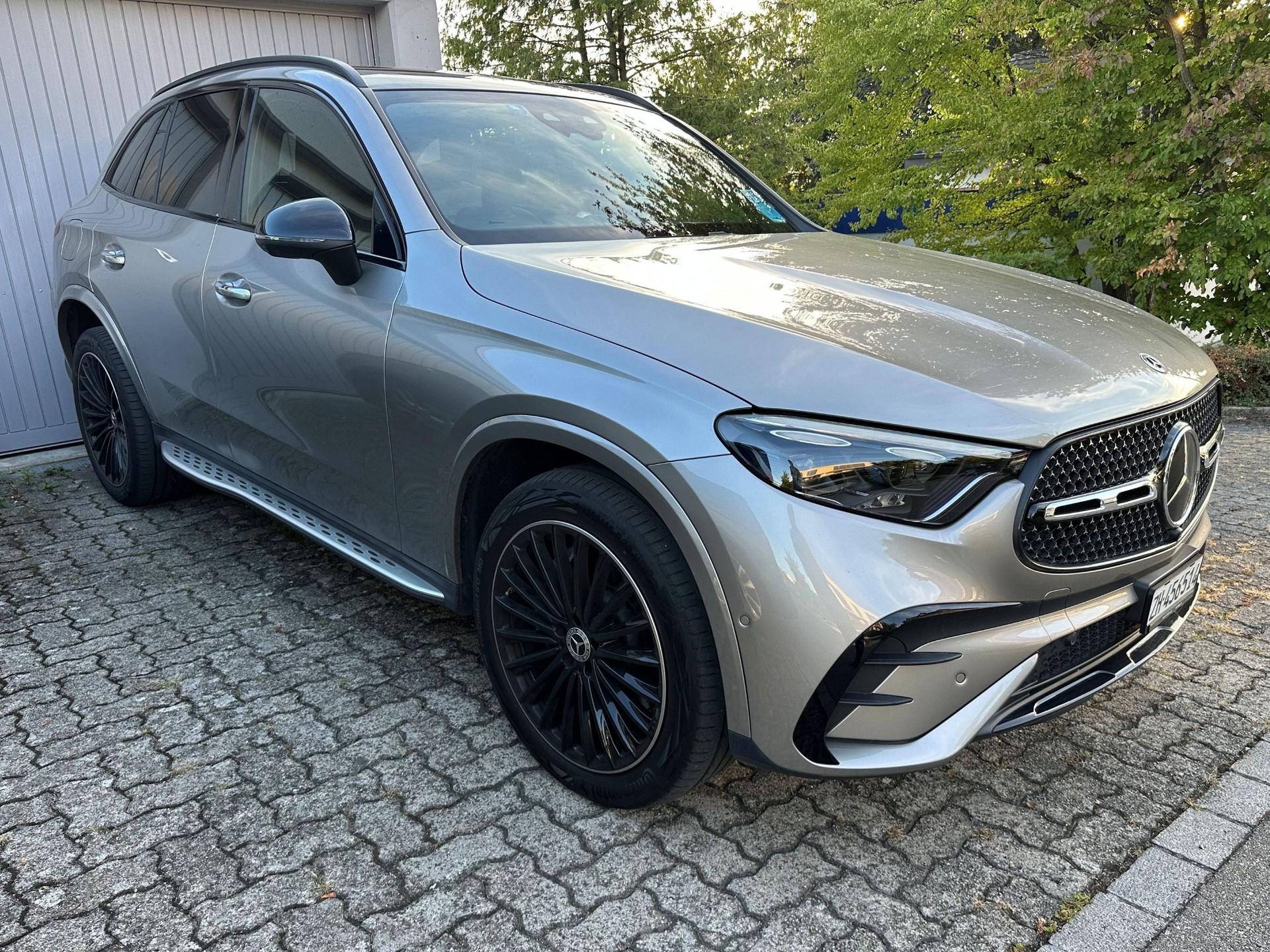 MERCEDES-BENZ GLC 300 e AMG Line 4matic-image-0