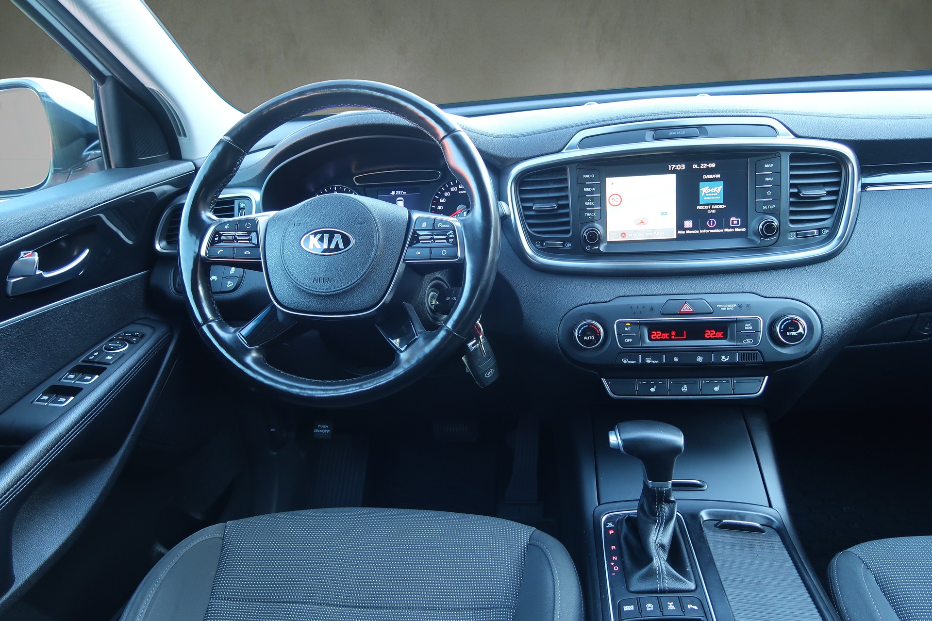 KIA Sorento 2.2 CRDI Trend Active 7P. Automatic-image-10