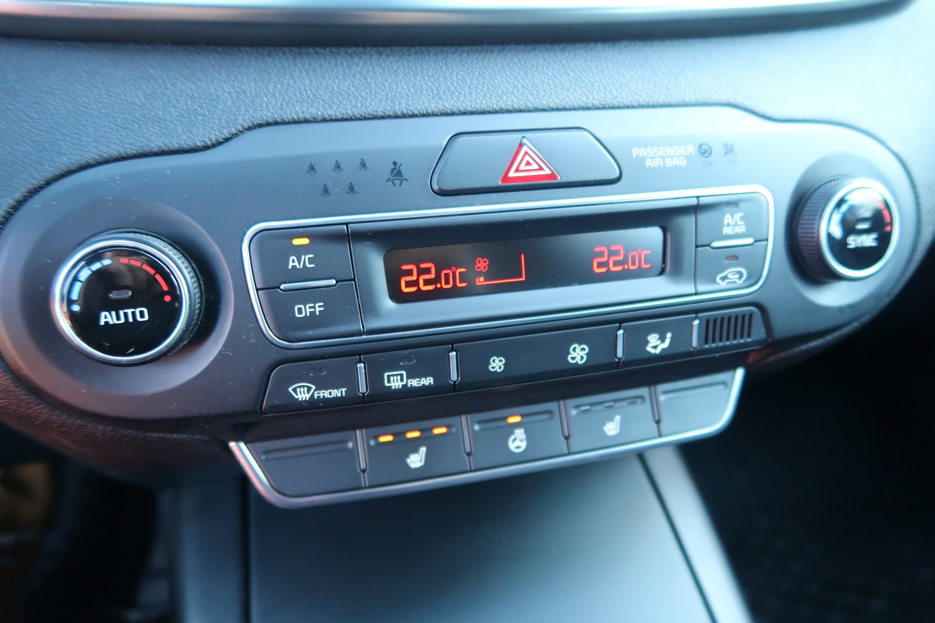 KIA Sorento 2.2 CRDI Trend Active 7P. Automatic-image-12