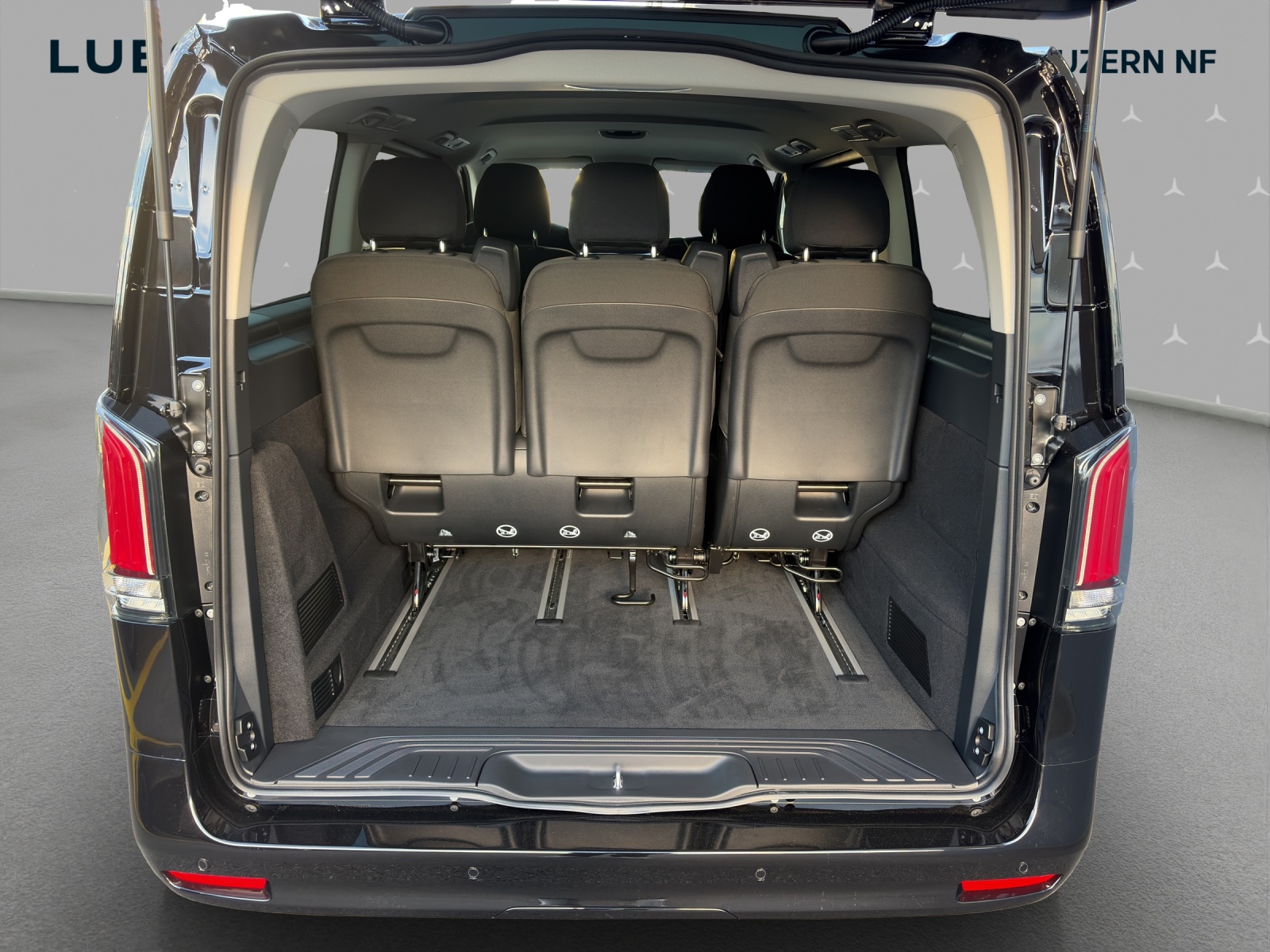 MERCEDES-BENZ Vito 116 CDI Lang Tourer FAMILY 9G 4M Select-image-13