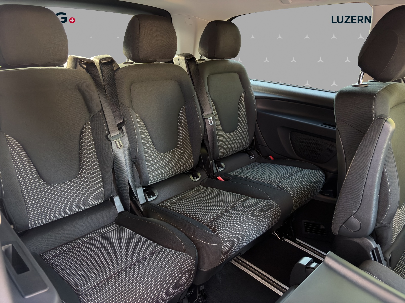 MERCEDES-BENZ Vito 116 CDI Lang Tourer FAMILY 9G 4M Select-image-12