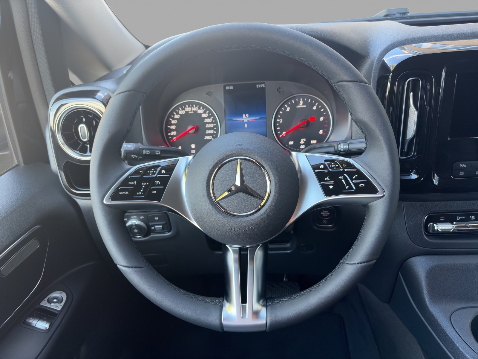 MERCEDES-BENZ Vito 116 CDI Lang Tourer FAMILY 9G 4M Select-image-7