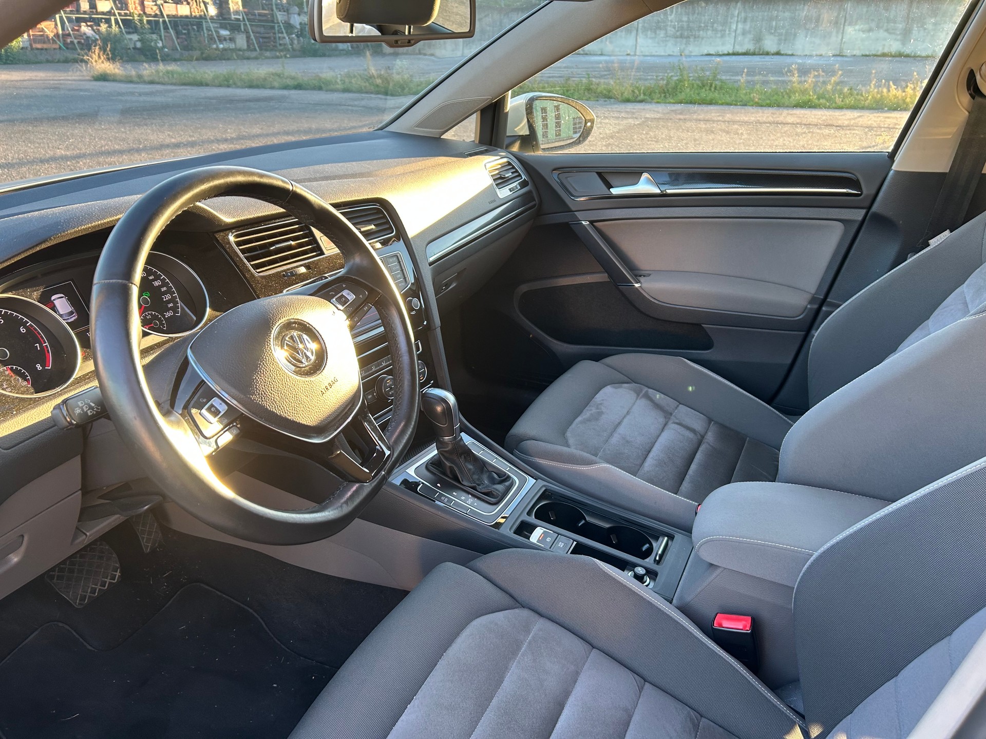 VW Golf 1.4 TSI Highline DSG-image-5