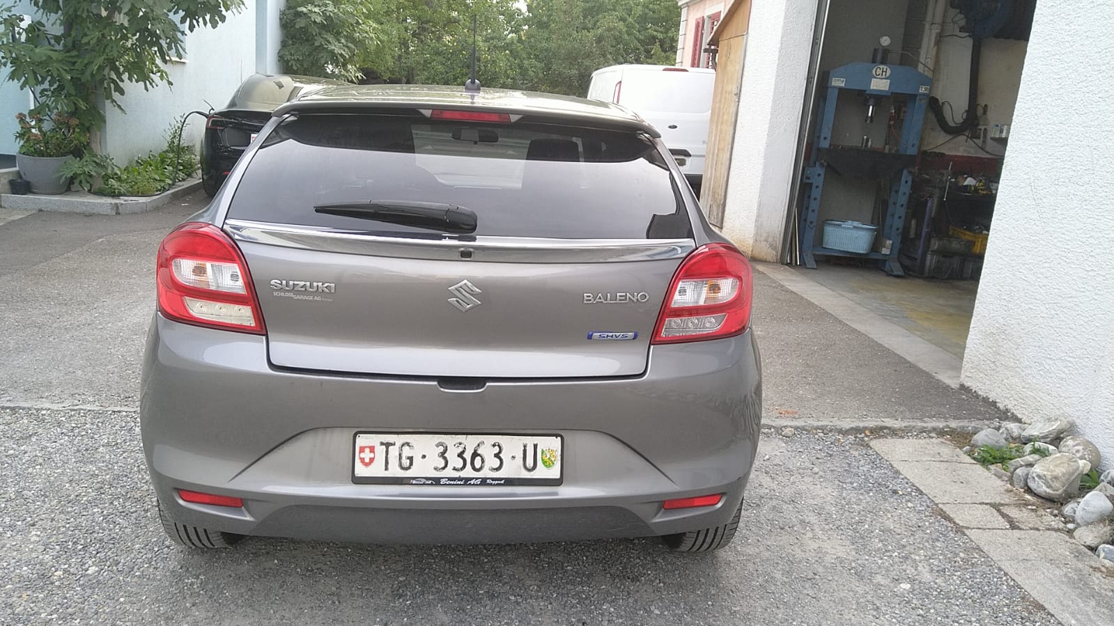 SUZUKI Baleno 1.2i Compact Top Hybrid-image-4