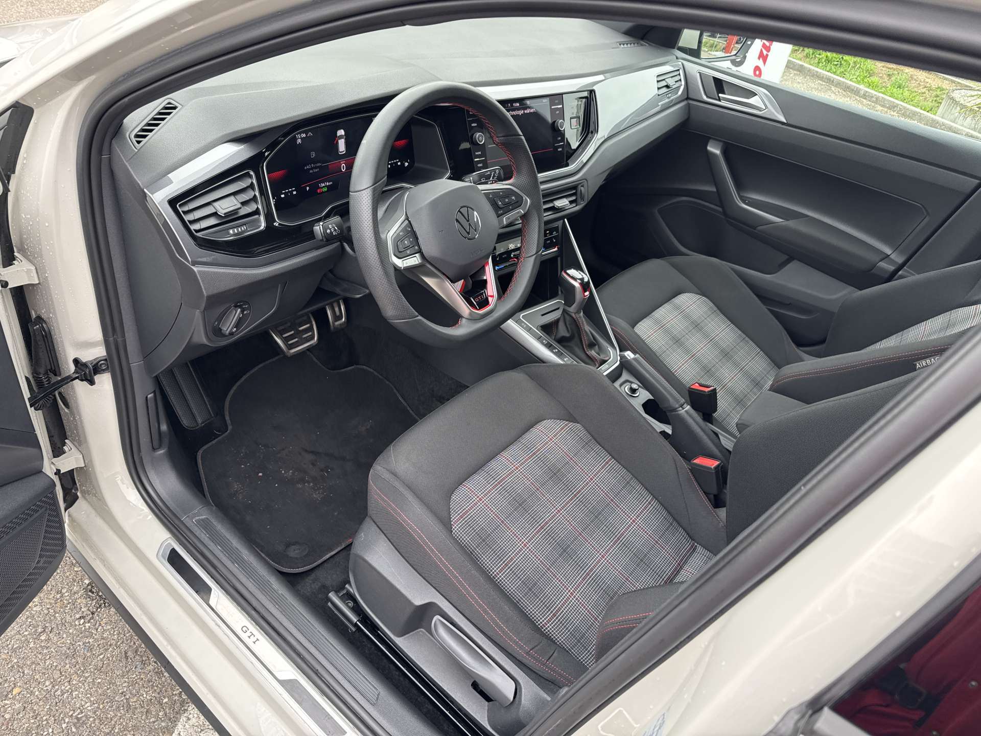VW Polo 2.0 TSi GTi 207PS DSG-Automat-image-5