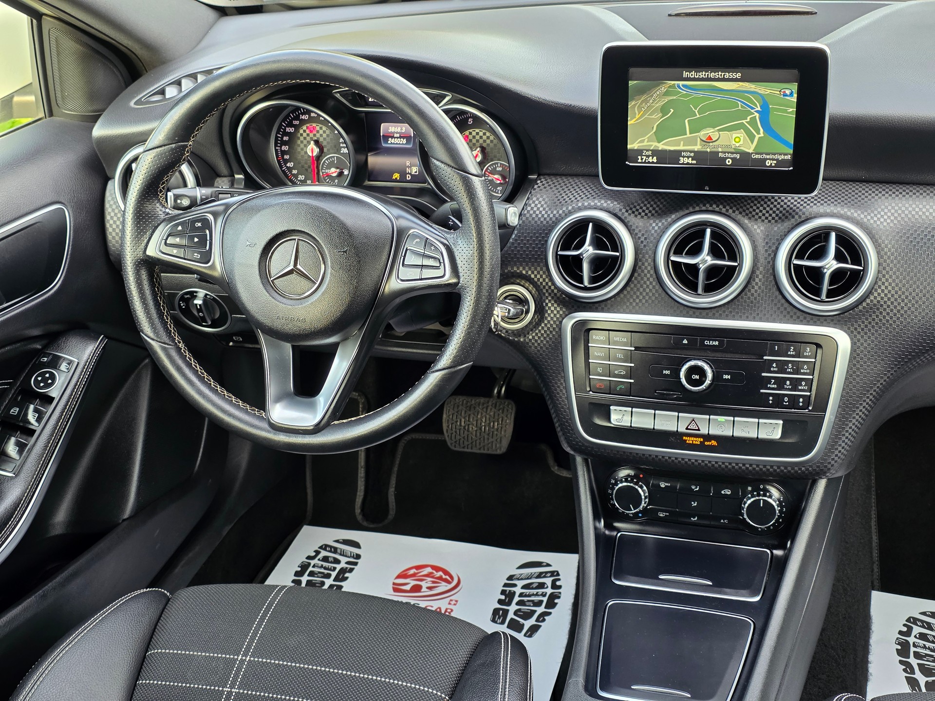 MERCEDES-BENZ A 180 Urban 7G-DCT (Hagelschaden)-image-8