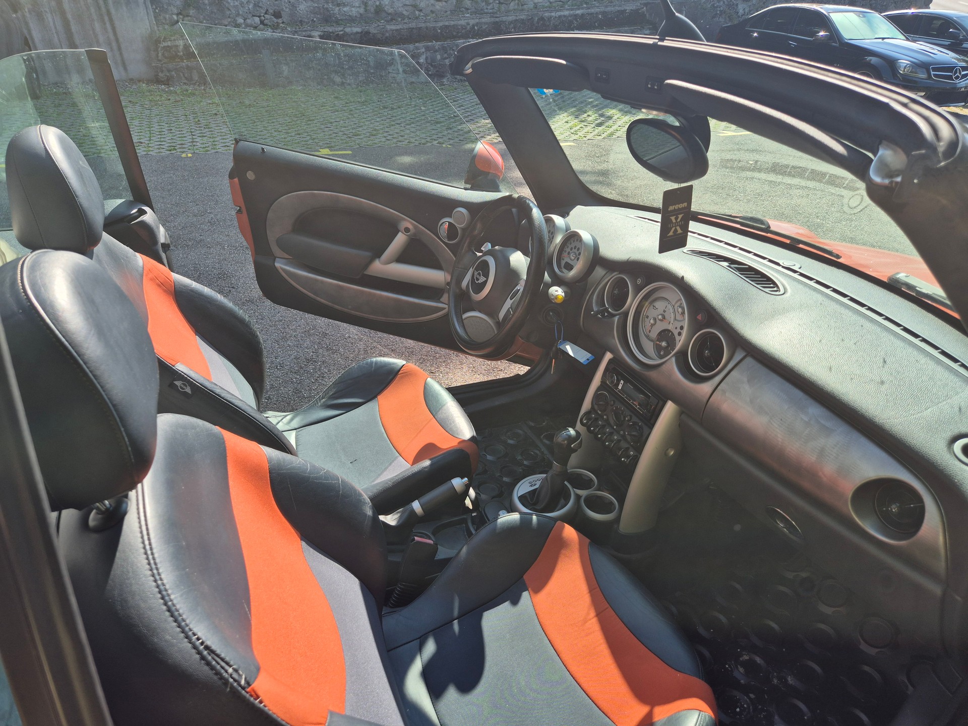 MINI Cooper S Cabriolet-image-4