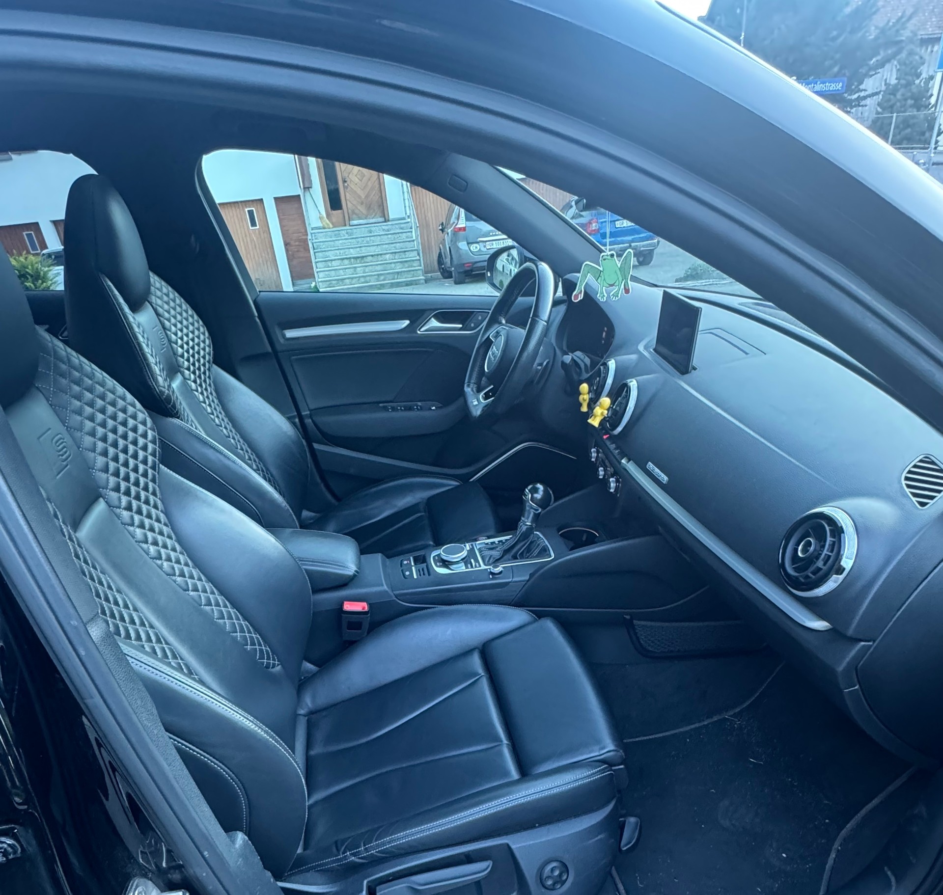 AUDI 2.0 T FSI quattro S-Tronic-image-7