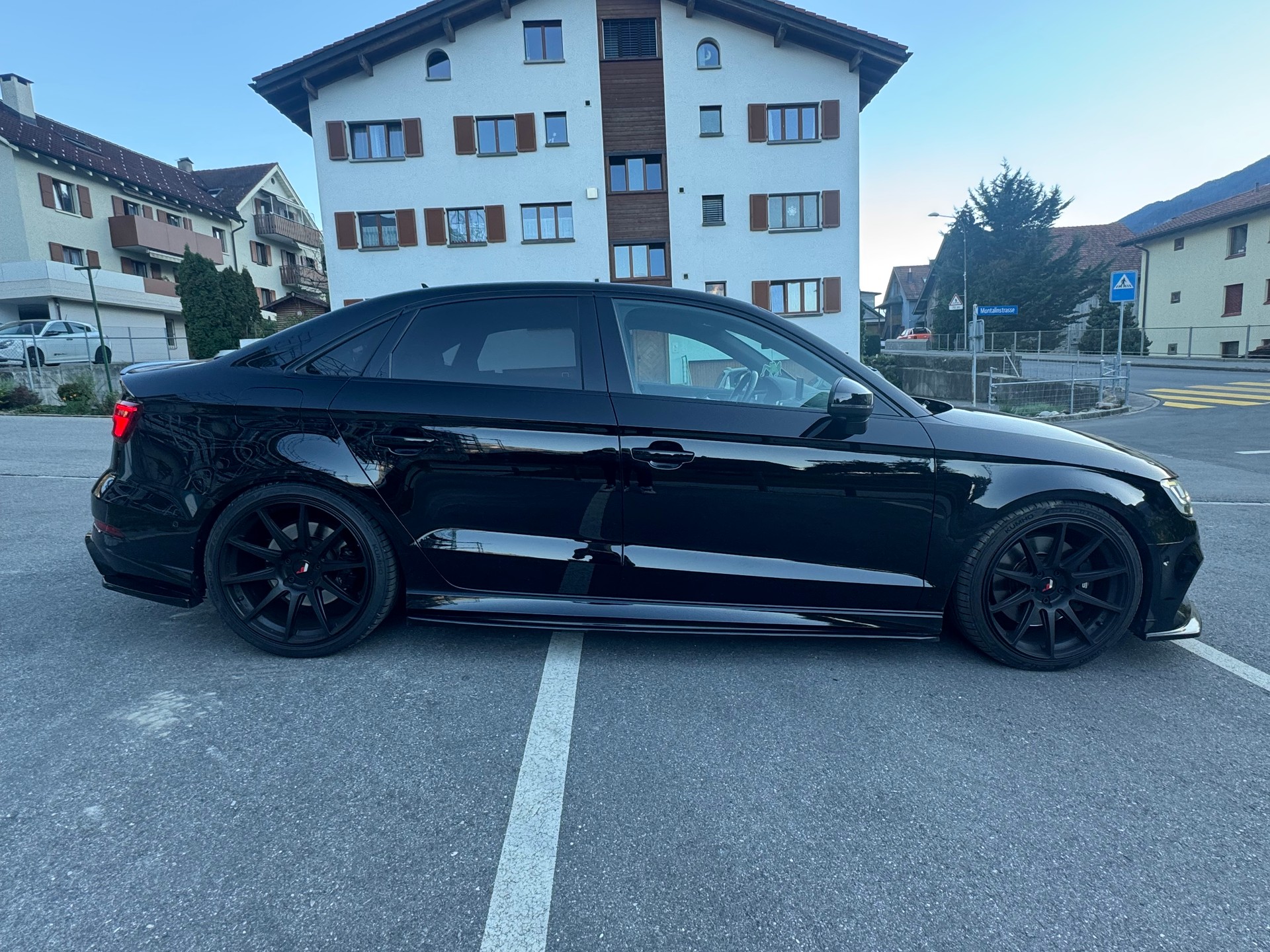 AUDI 2.0 T FSI quattro S-Tronic-image-3