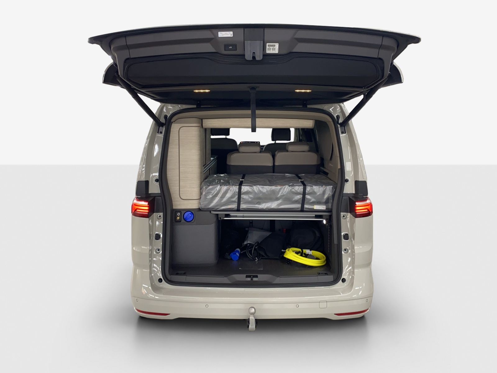 VW California eHybrid Beach Ocean 4Motion-image-12