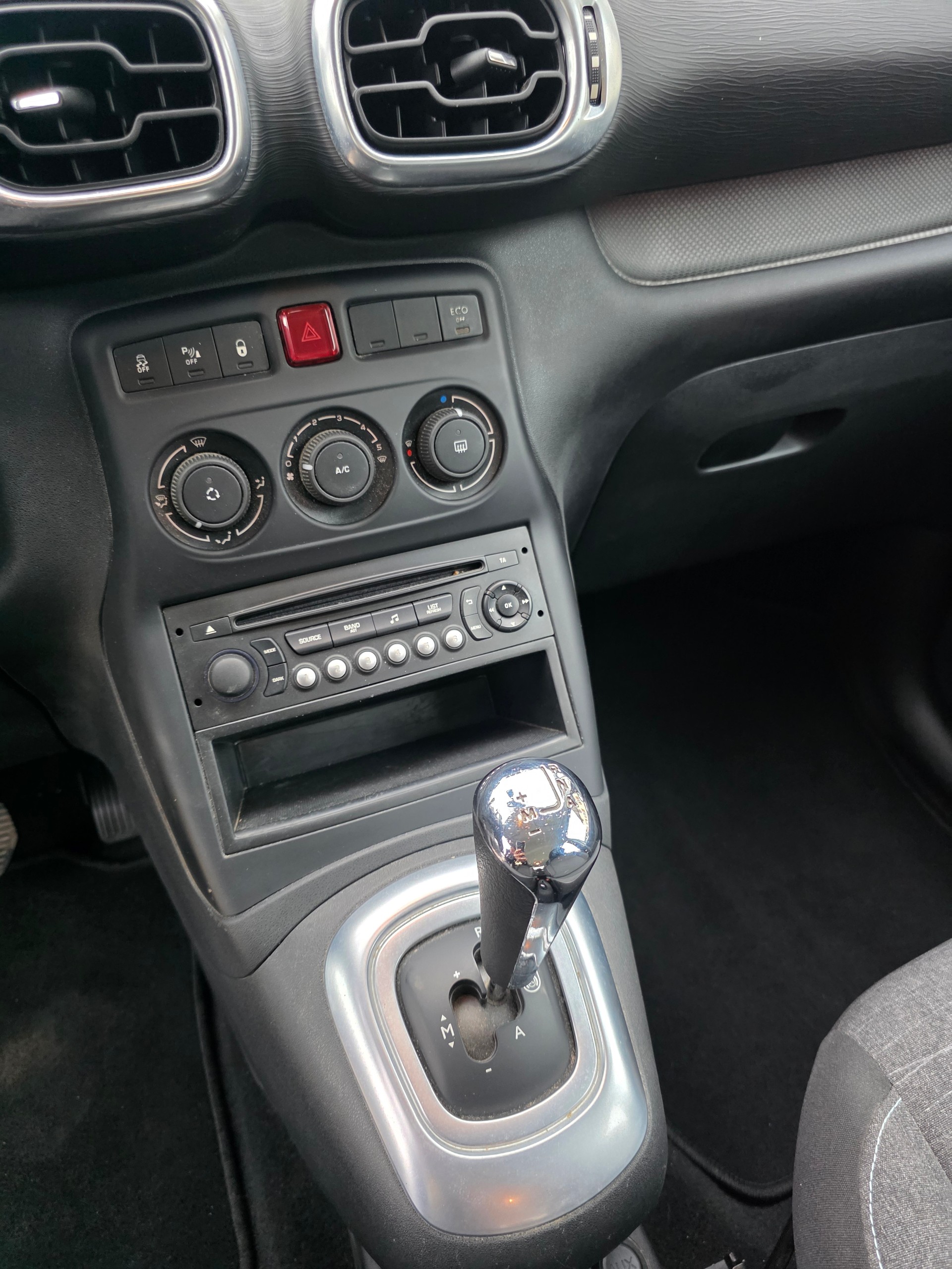 CITROEN C3 Picasso 1.6 HDi Séduction EGS6-image-8