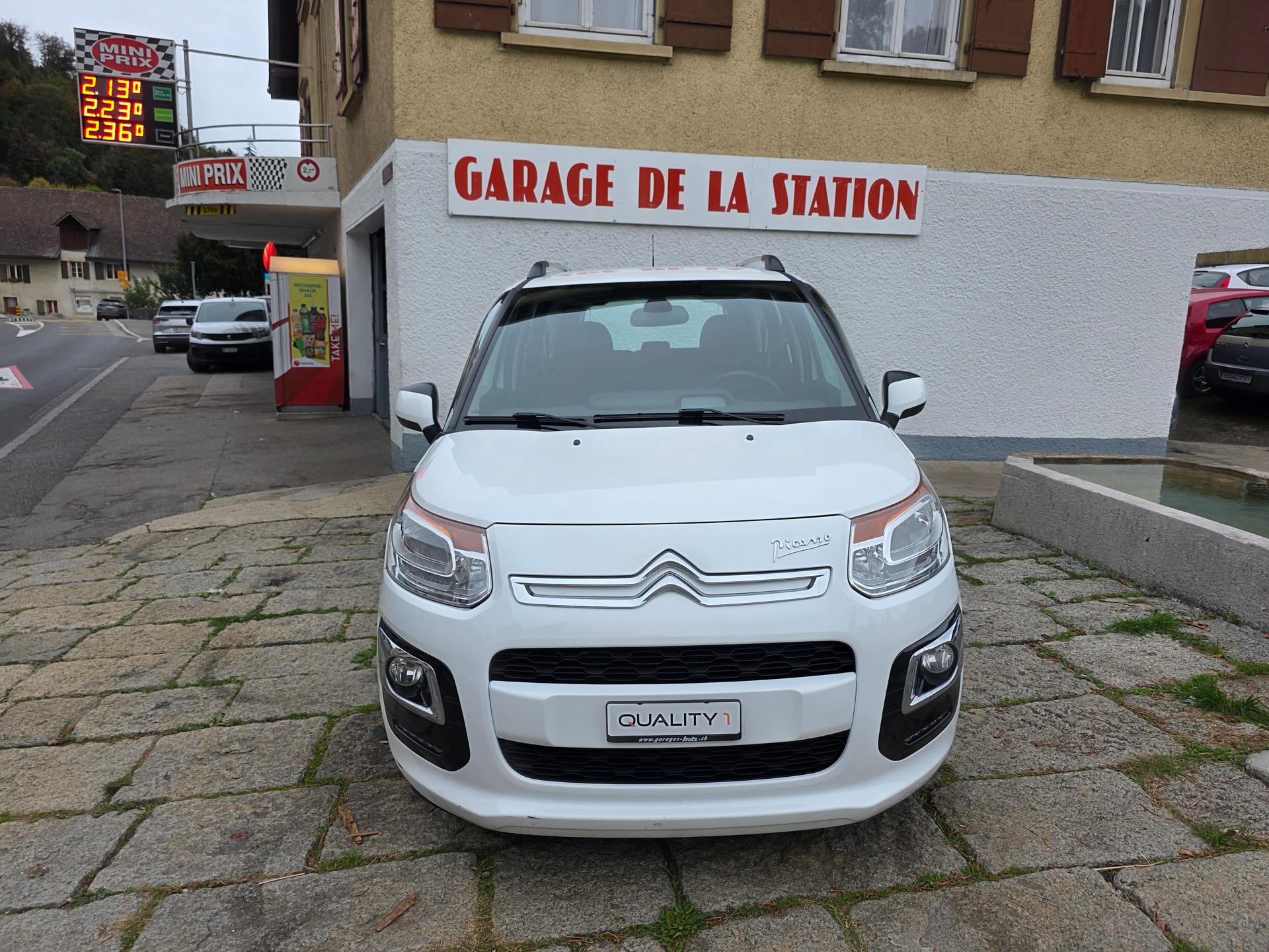 CITROEN C3 Picasso 1.6 HDi Séduction EGS6-image-1