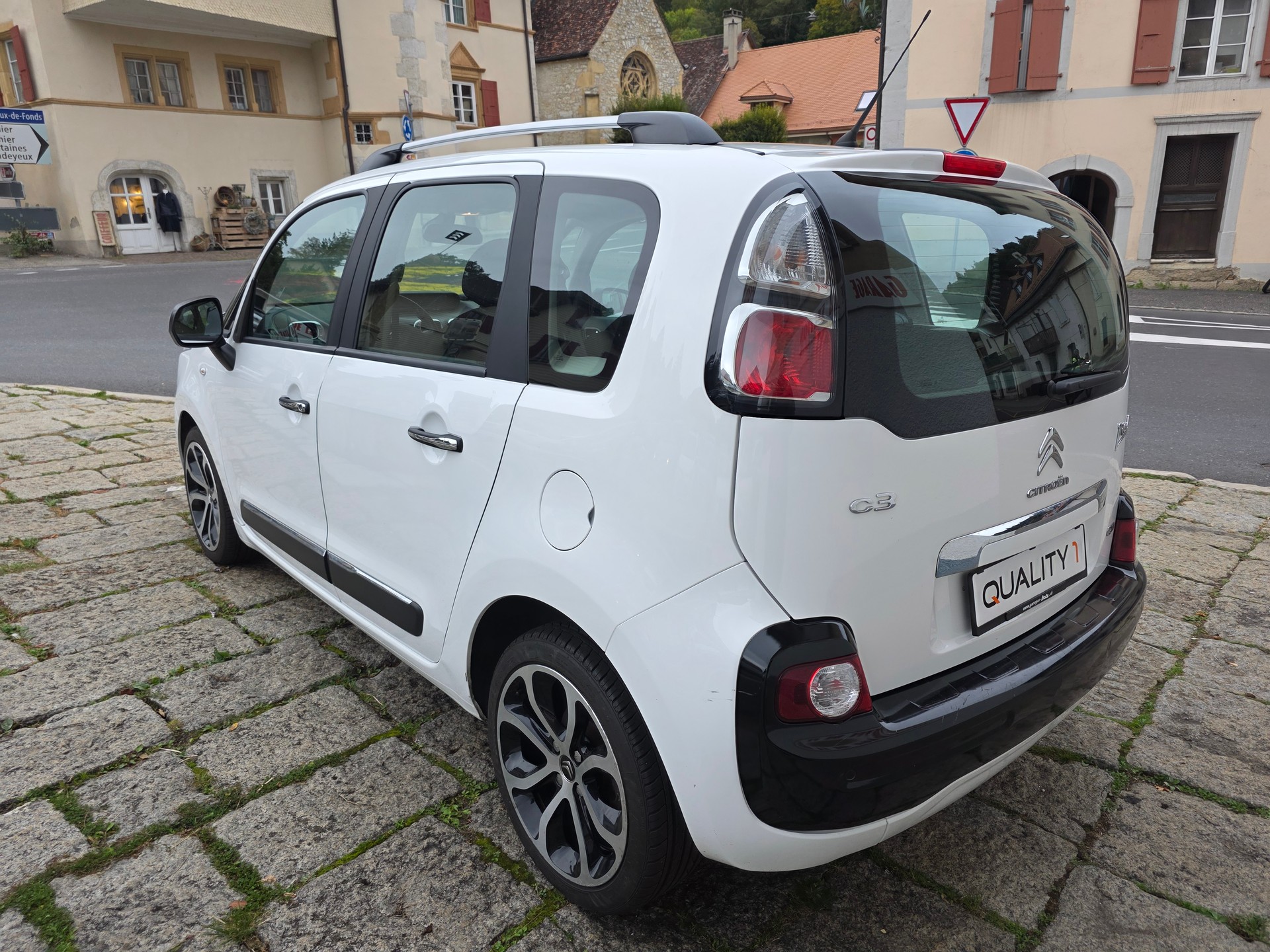 CITROEN C3 Picasso 1.6 HDi Séduction EGS6-image-5