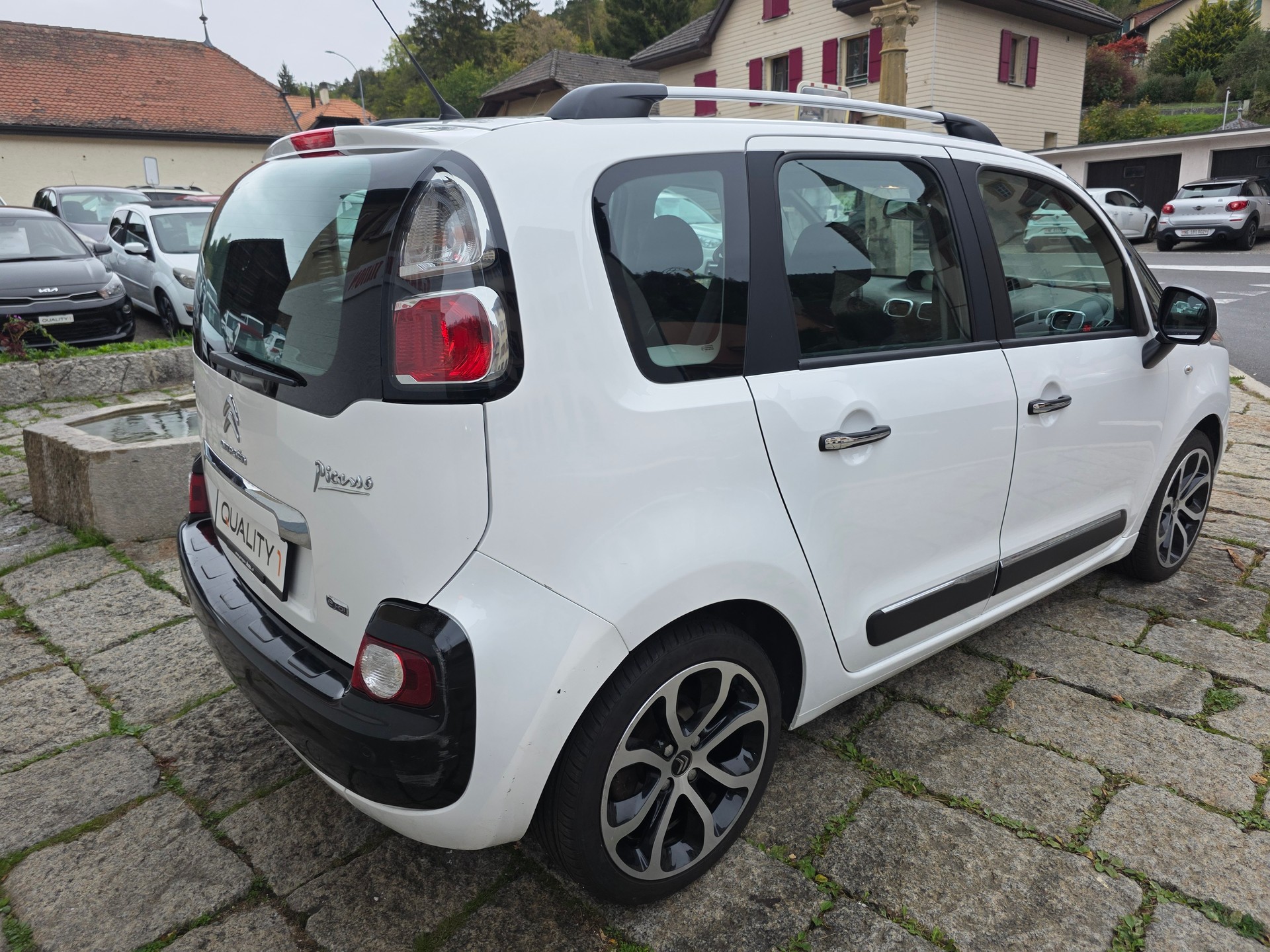 CITROEN C3 Picasso 1.6 HDi Séduction EGS6-image-3