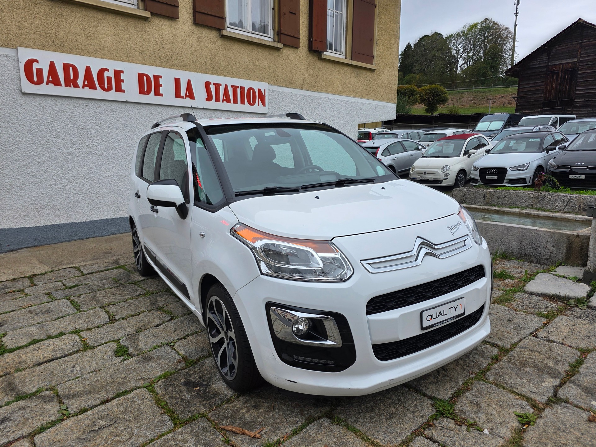 CITROEN C3 Picasso 1.6 HDi Séduction EGS6-image-2