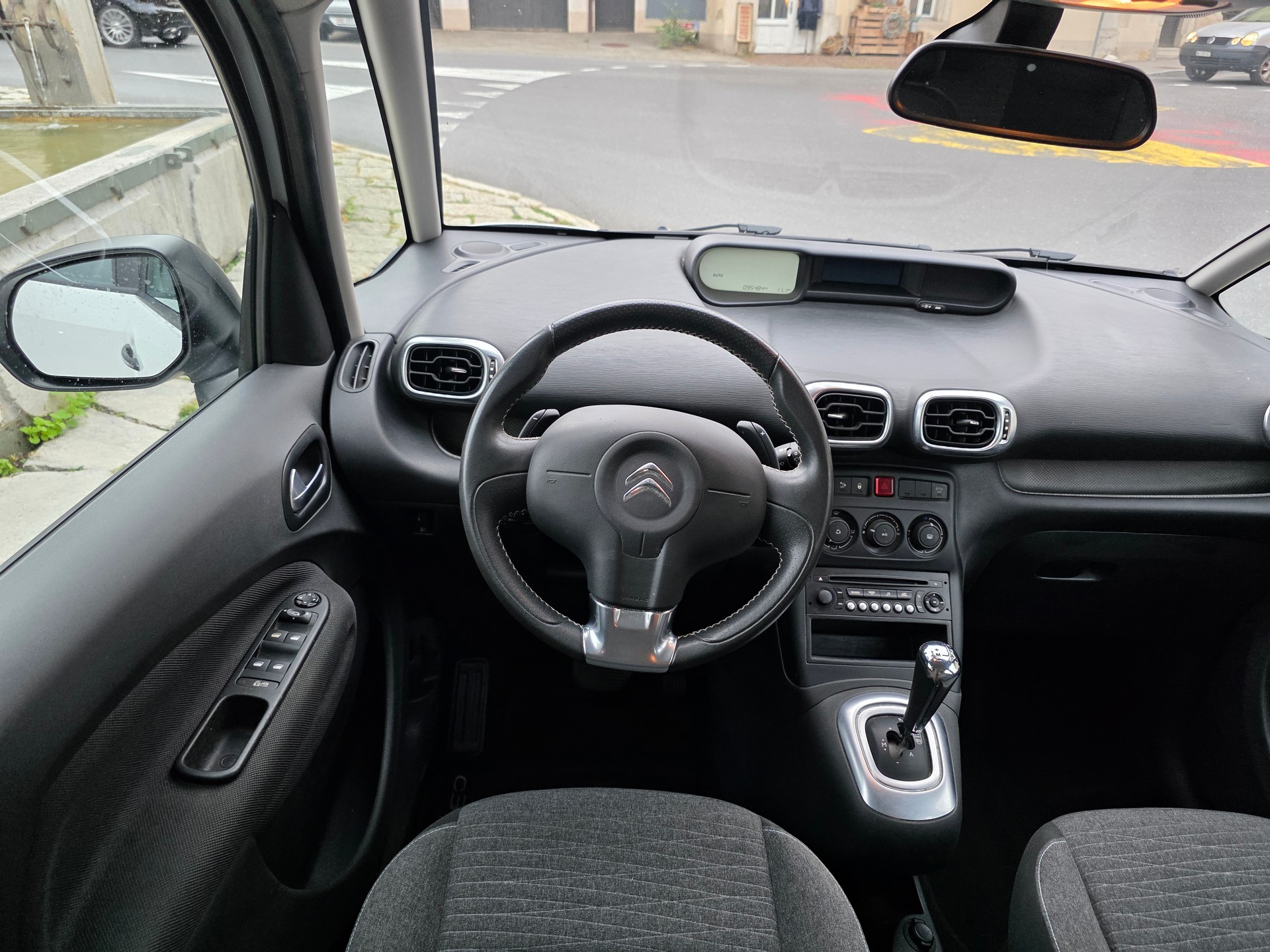 CITROEN C3 Picasso 1.6 HDi Séduction EGS6-image-7
