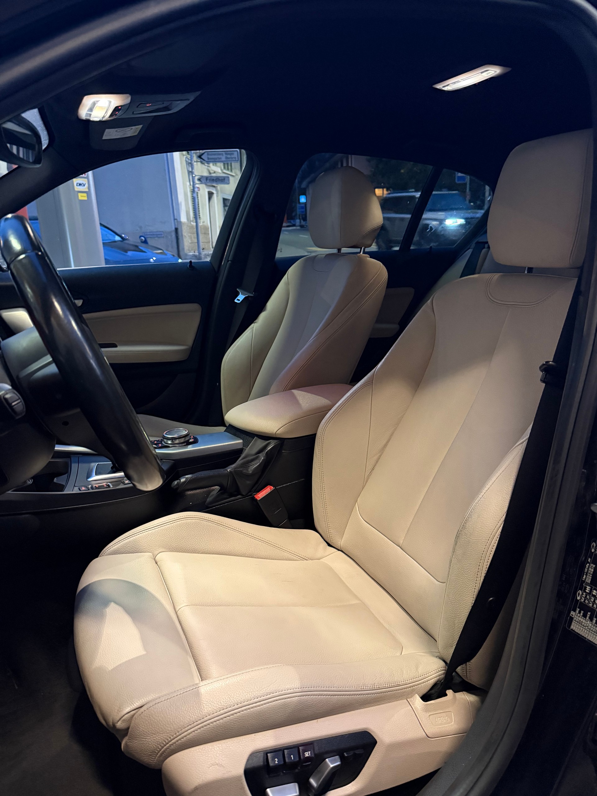 BMW 120i M Sport Steptronic-image-5