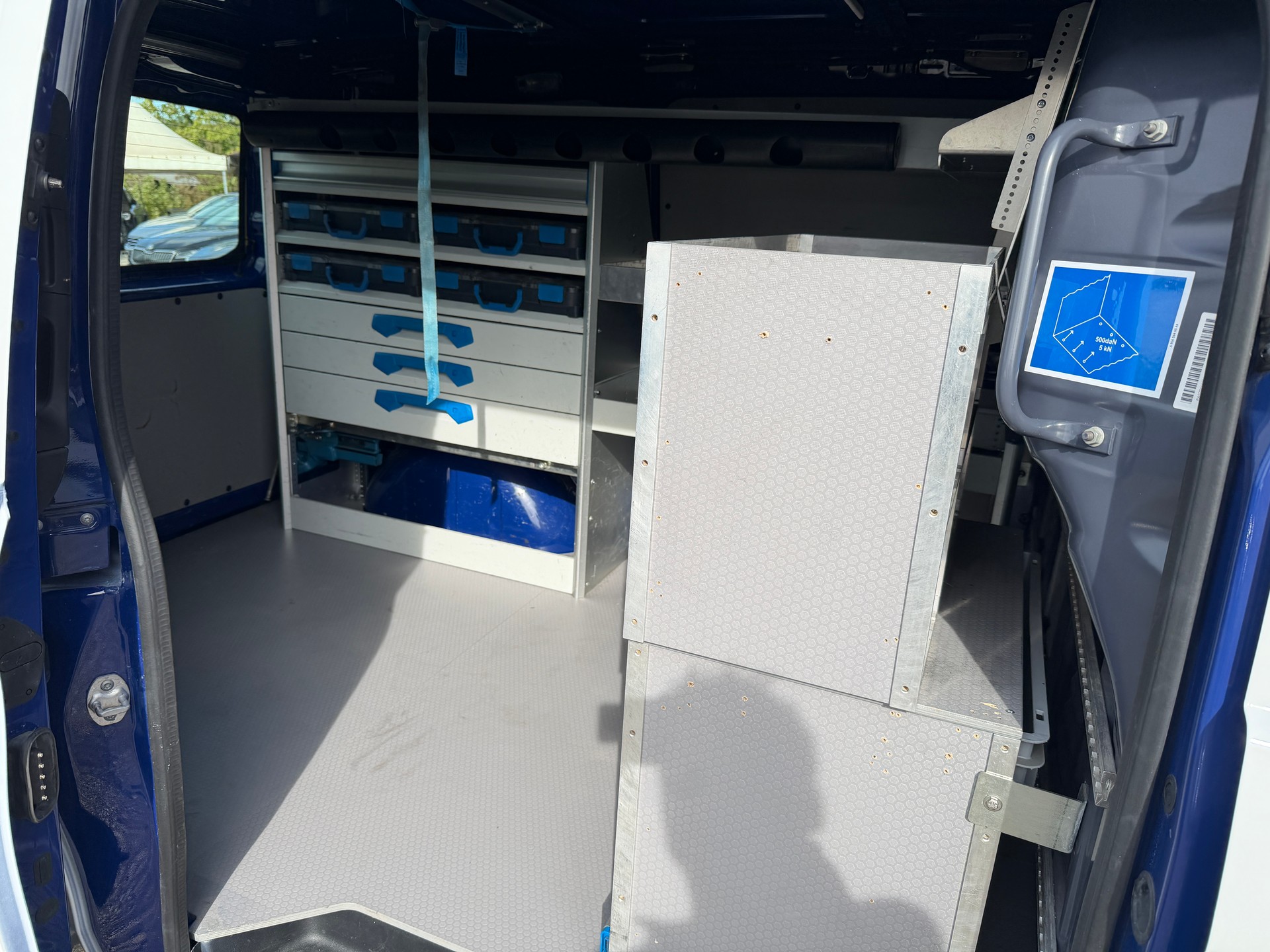 MERCEDES-BENZ 116 CDI Base 3 Sitze 163 PS (120 kW)-image-12