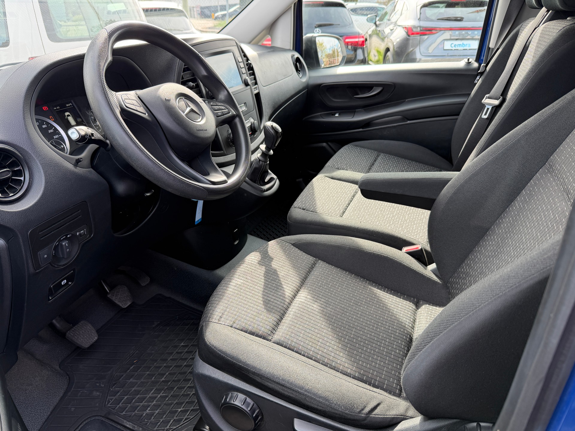 MERCEDES-BENZ 116 CDI Base 3 Sitze 163 PS (120 kW)-image-14