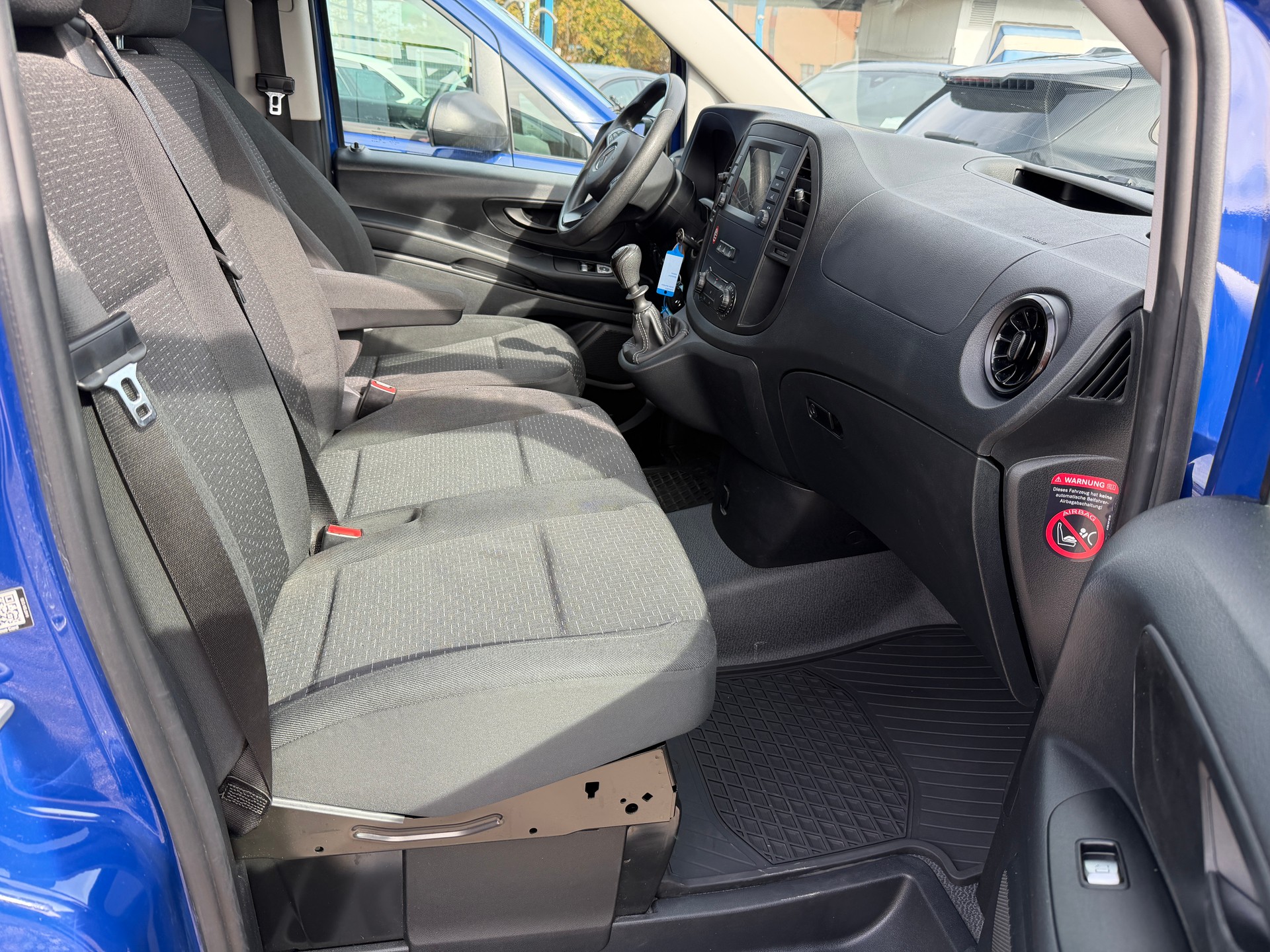 MERCEDES-BENZ 116 CDI Base 3 Sitze 163 PS (120 kW)-image-2