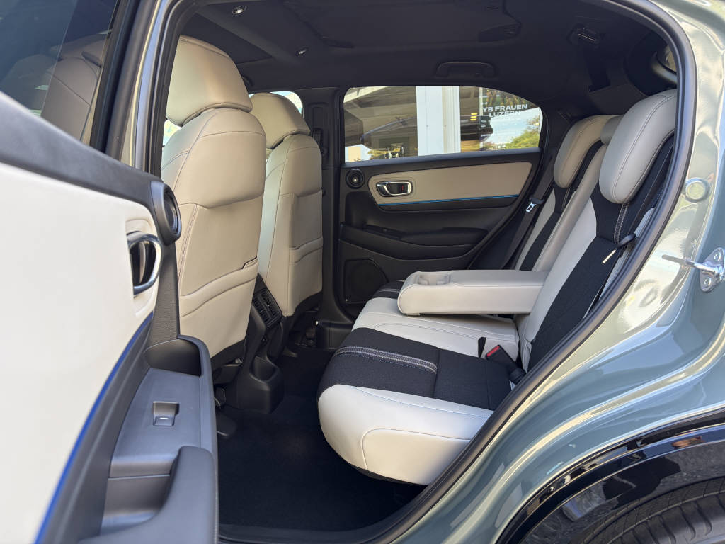 HONDA HR-V 1.5 i-MMD Advance Style P-image-6
