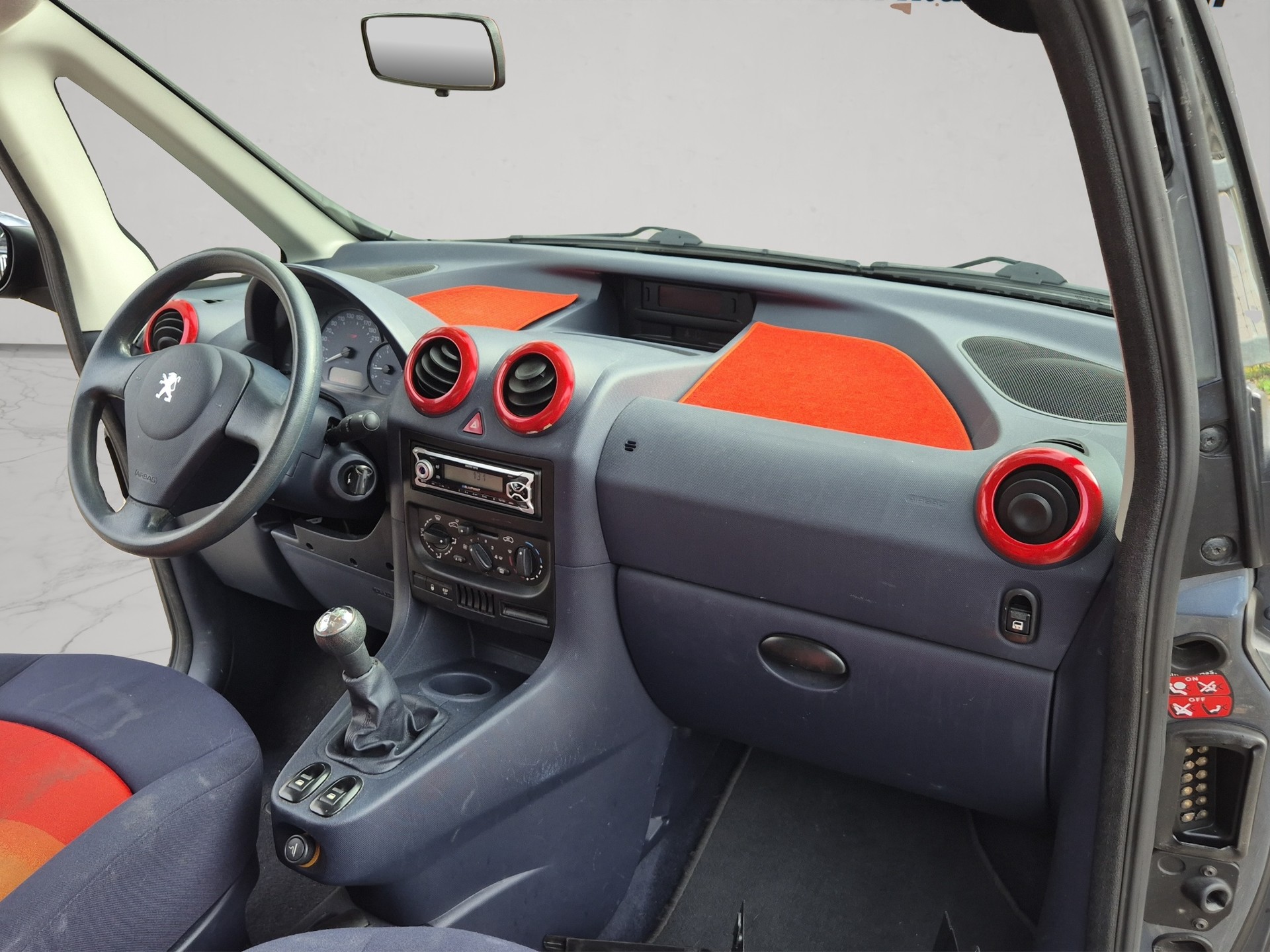 PEUGEOT 1007 1.4 Trendy Sesam-image-10