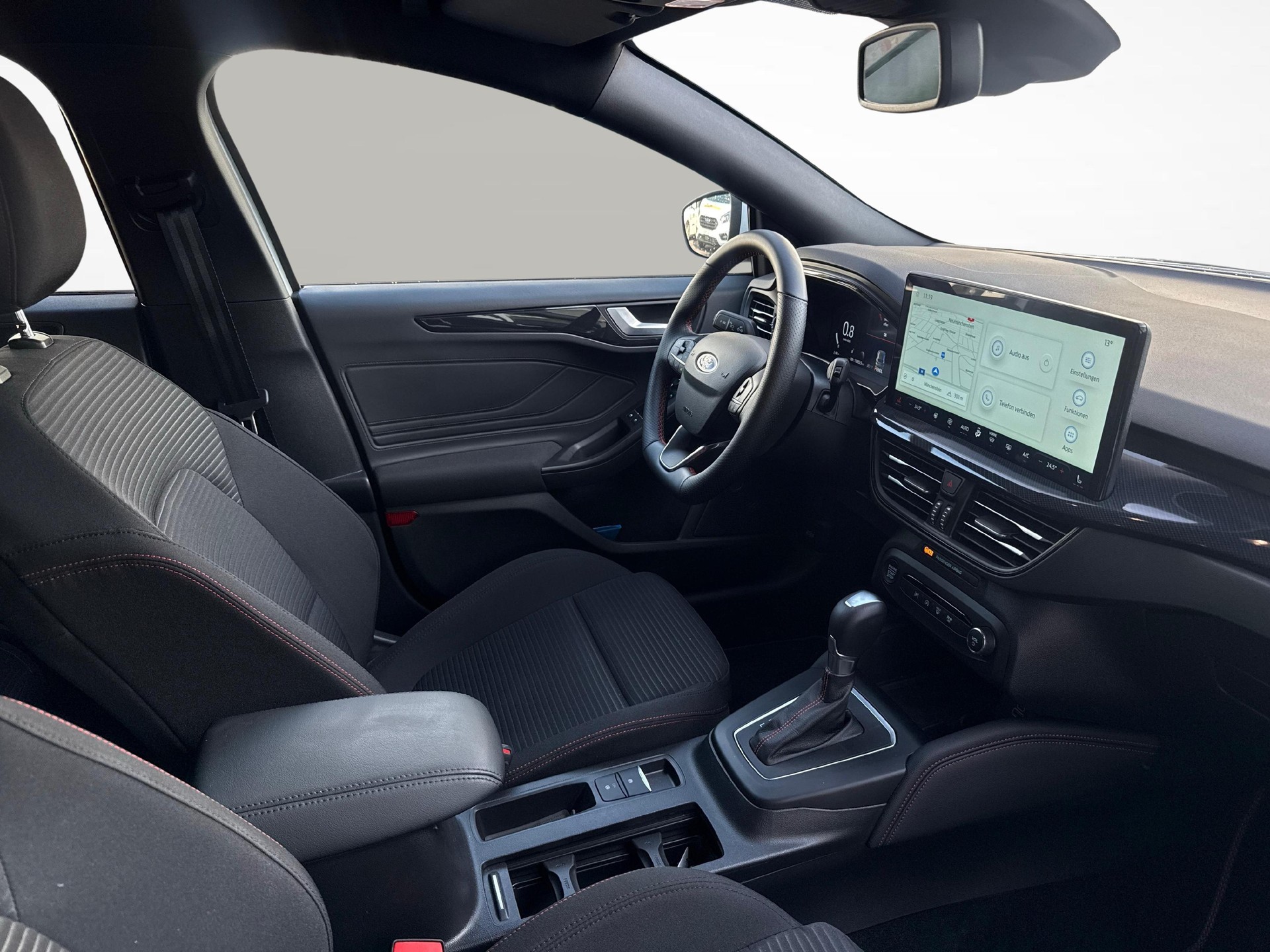 FORD Focus Station Wagon 1.0i EcoB Hybrid 155 ST-Line X-image-9