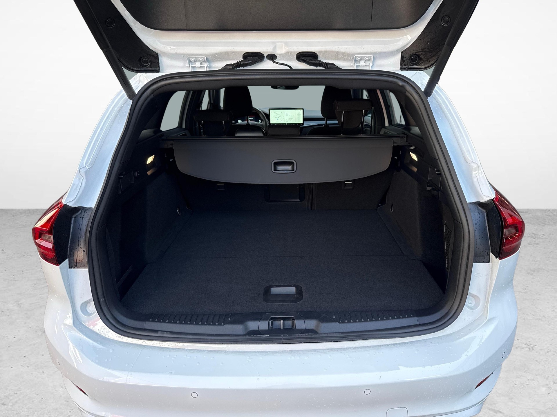 FORD Focus Station Wagon 1.0i EcoB Hybrid 155 ST-Line X-image-11