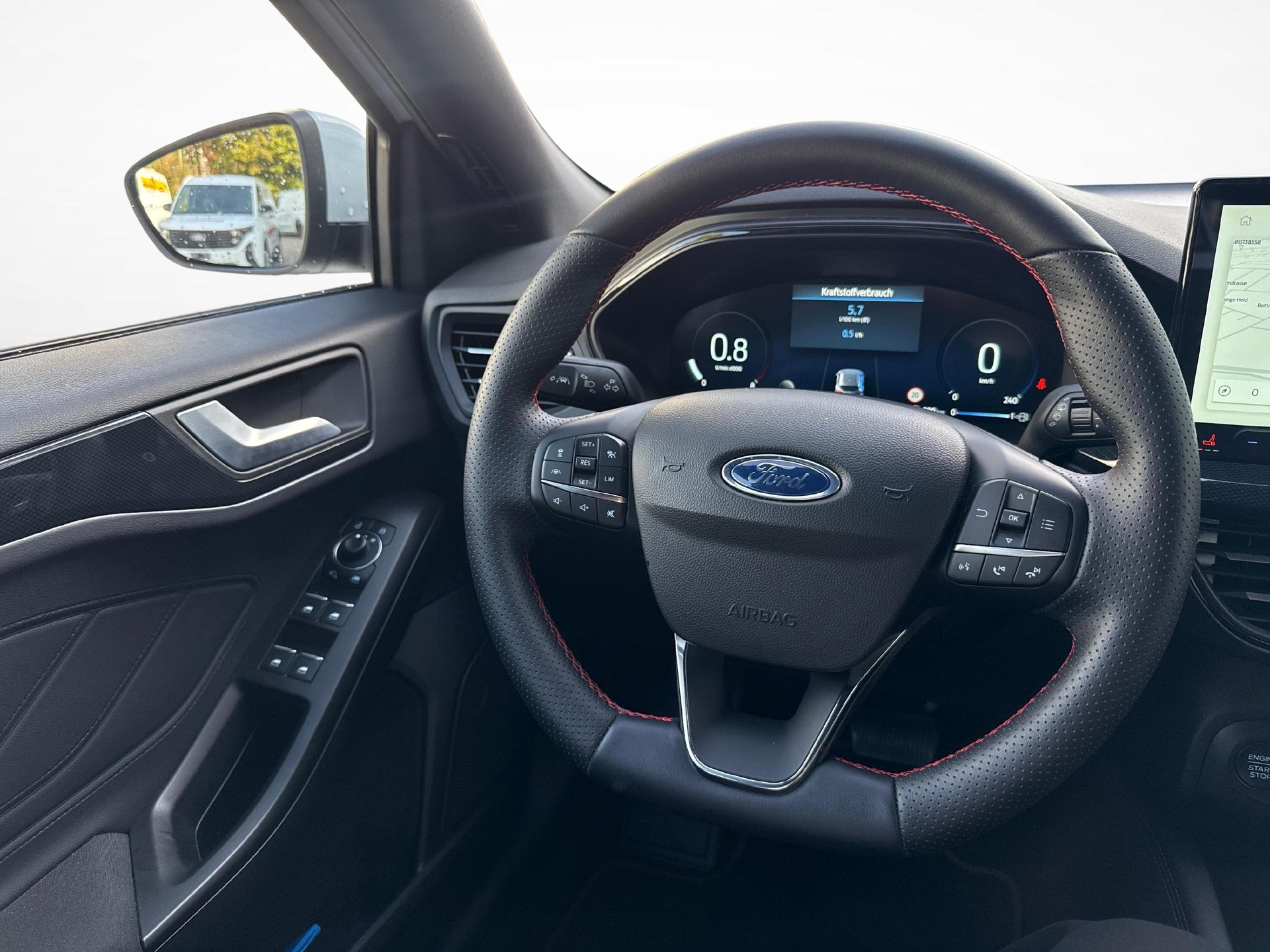 FORD Focus Station Wagon 1.0i EcoB Hybrid 155 ST-Line X-image-15