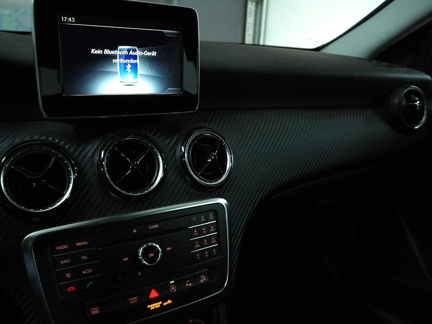 MERCEDES-BENZ GLA 200 CDI Swiss Star Edition 4Matic 7G-DCT-image-6
