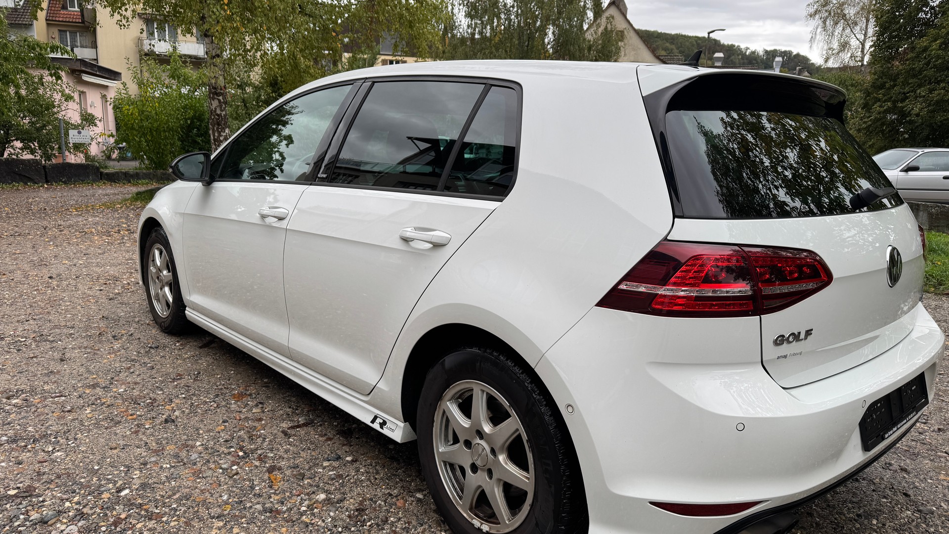 VW Golf 1.4 TSI Lounge RLine-image-9
