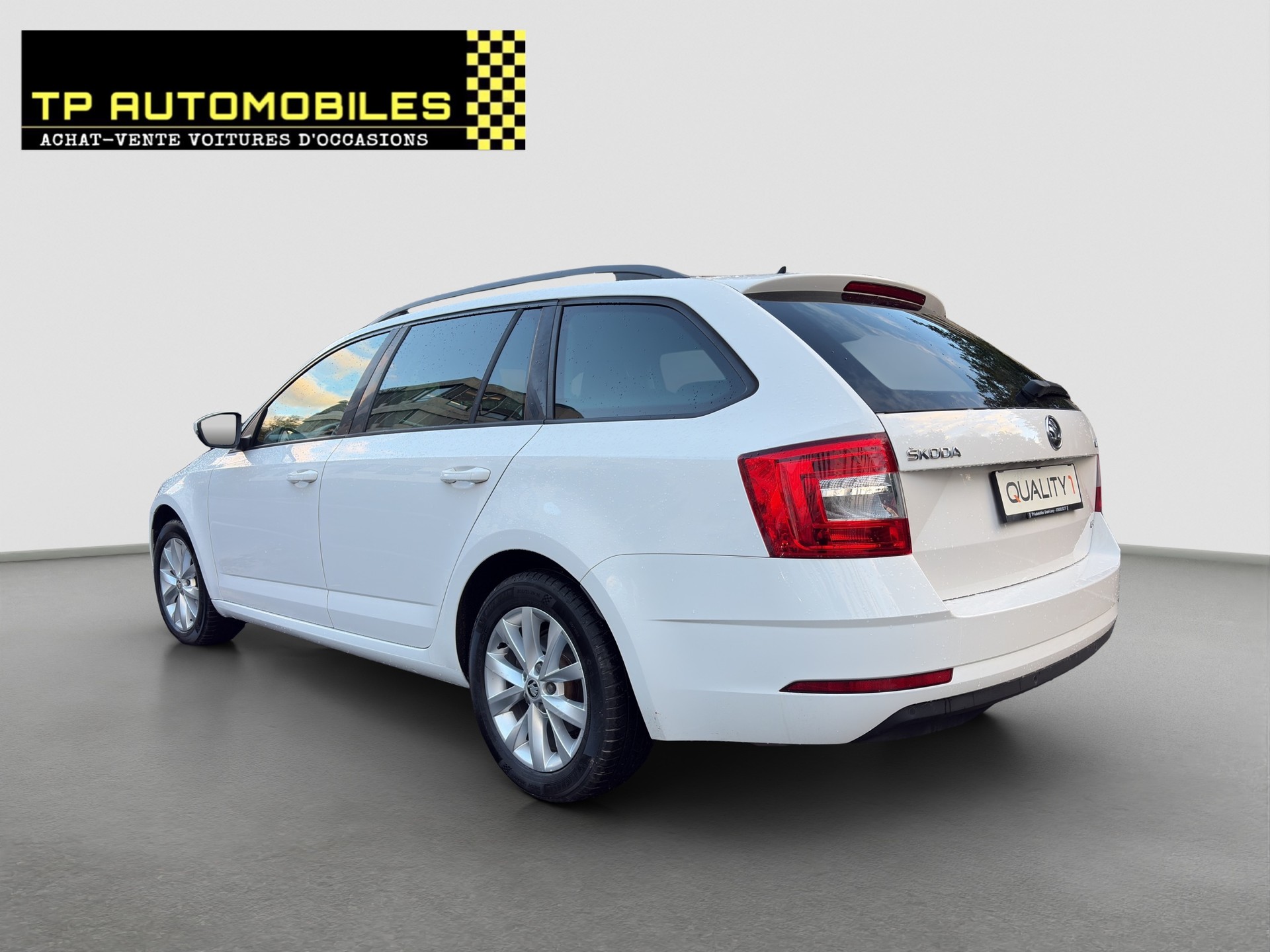 SKODA Octavia Combi 2.0 TDI Ambition 4x4-image-6