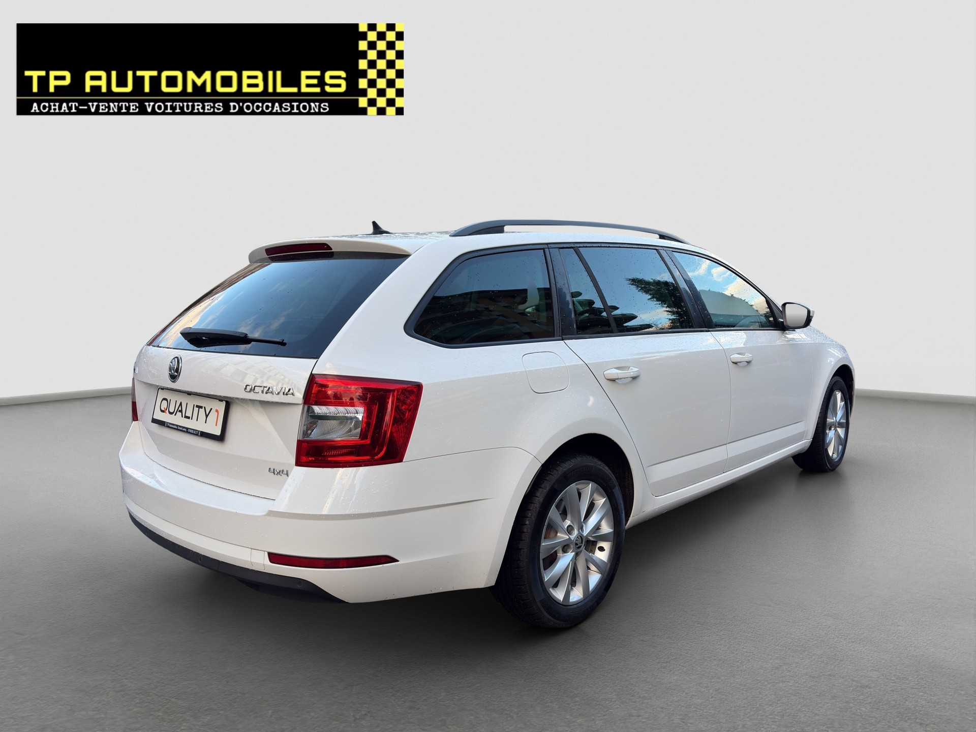 SKODA Octavia Combi 2.0 TDI Ambition 4x4-image-4