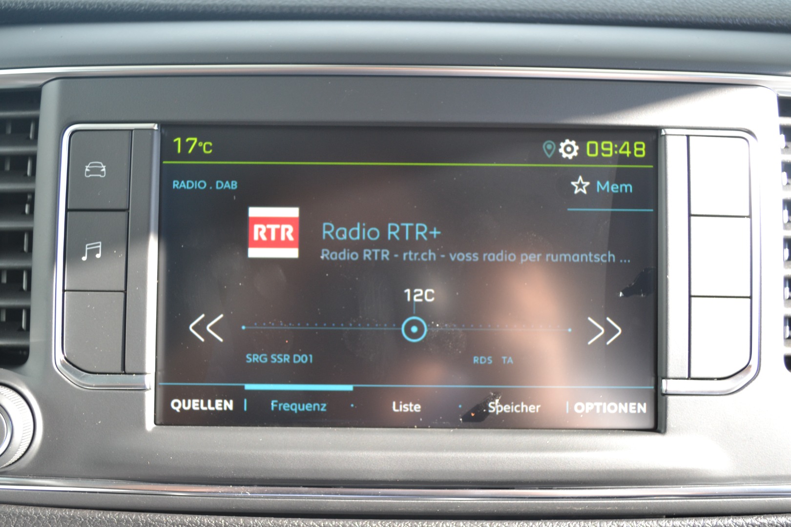 PEUGEOT Expert 50 KWh Premium Long-image-11