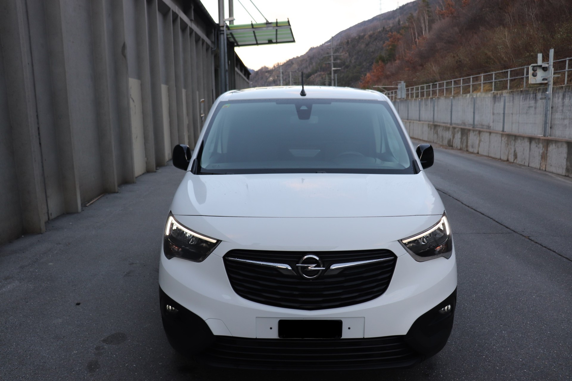 OPEL Combo-e Cargo Essentia-image-5