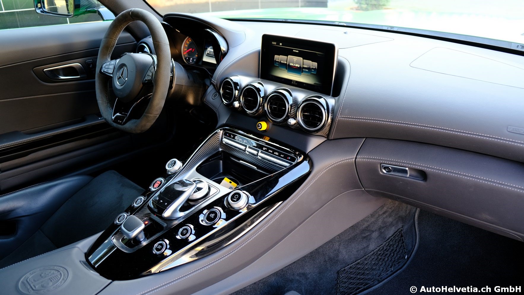 MERCEDES-BENZ AMG GT R Speedshift DCT-image-10