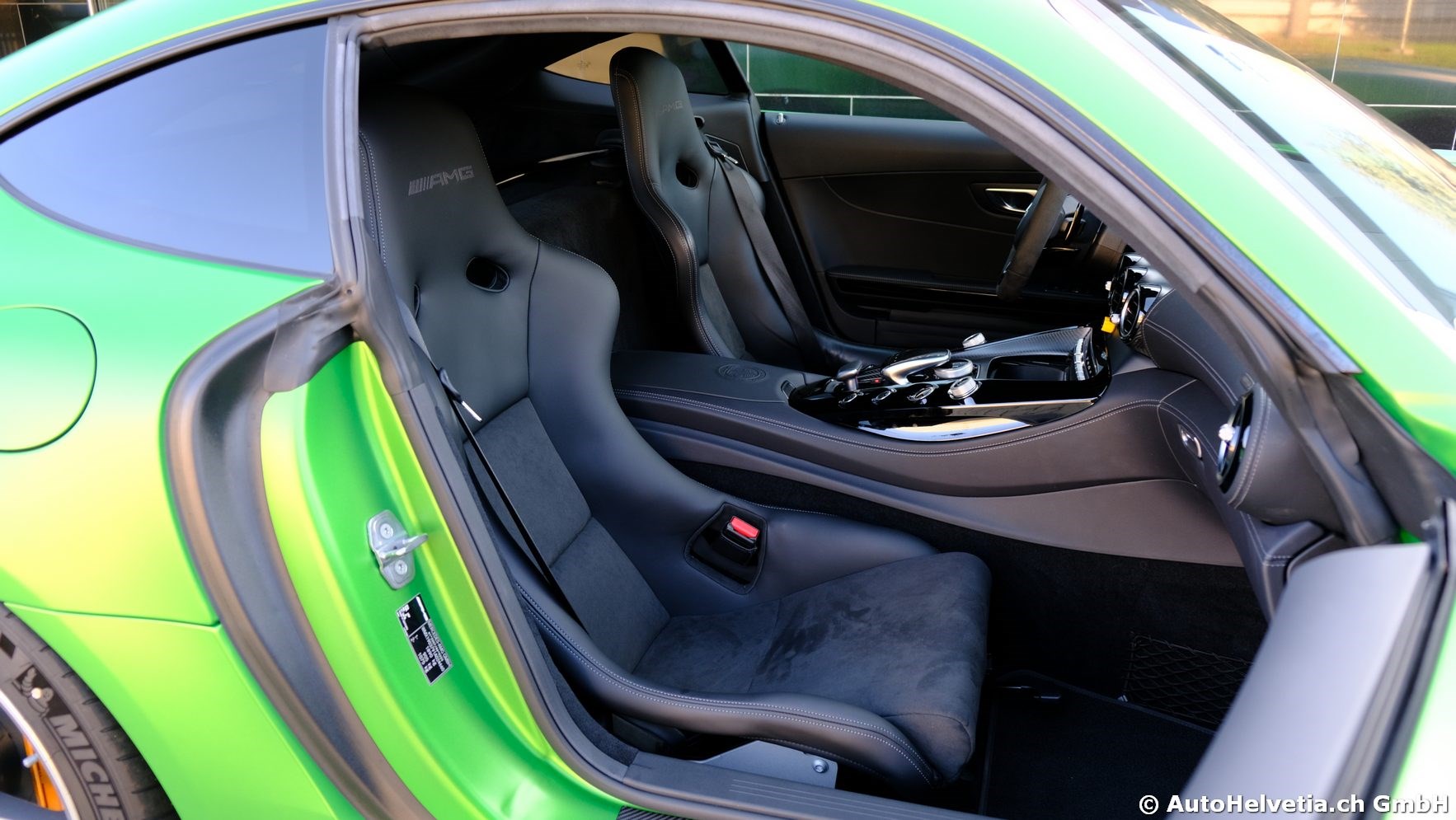 MERCEDES-BENZ AMG GT R Speedshift DCT-image-11