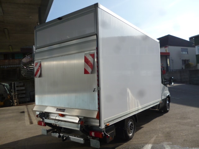 IVECO 35 S 18H Kasten mit Hebebühne verstärkte Federung hinten-image-1