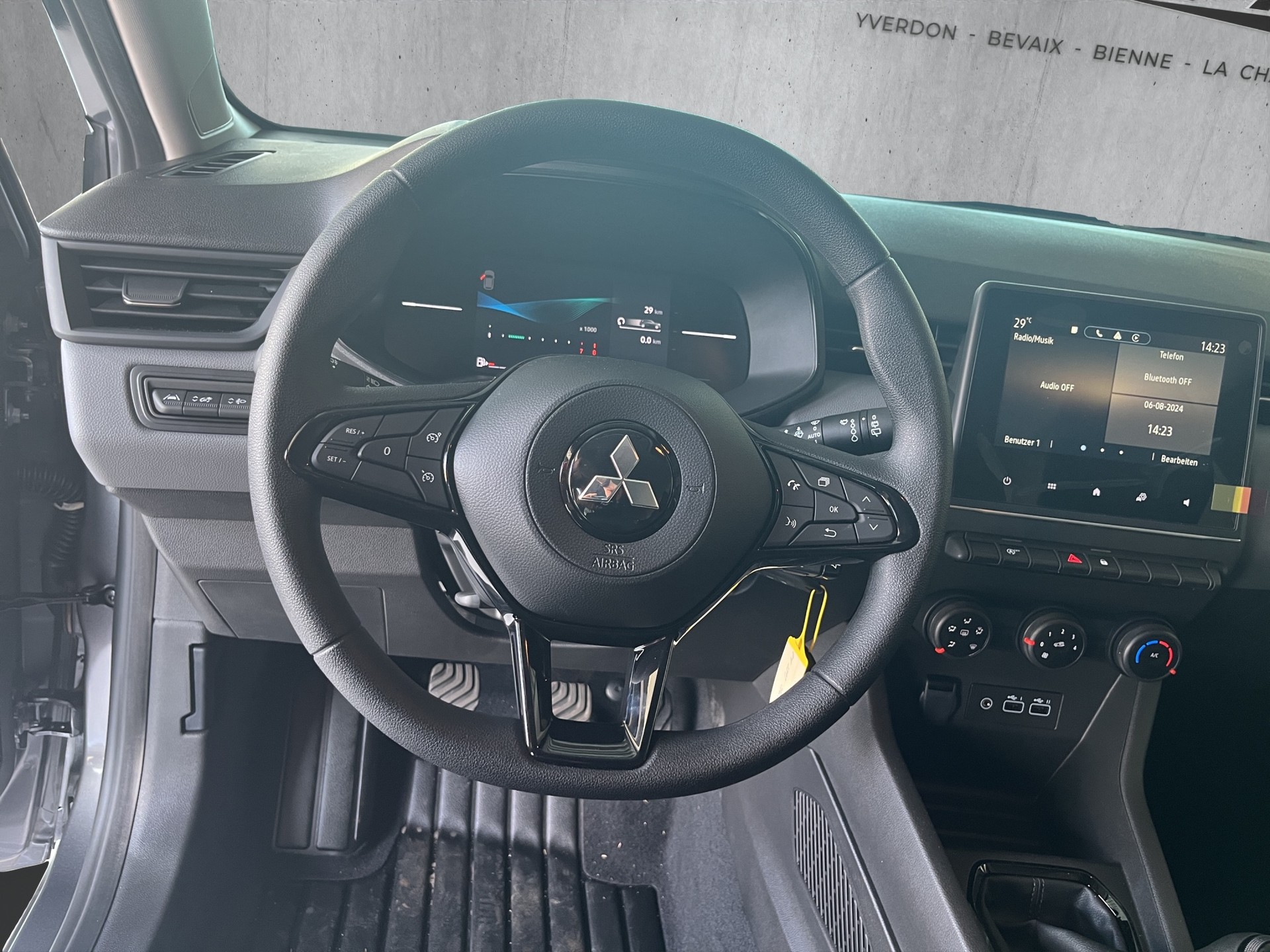 MITSUBISHI COLT 1.0 Inform-image-7