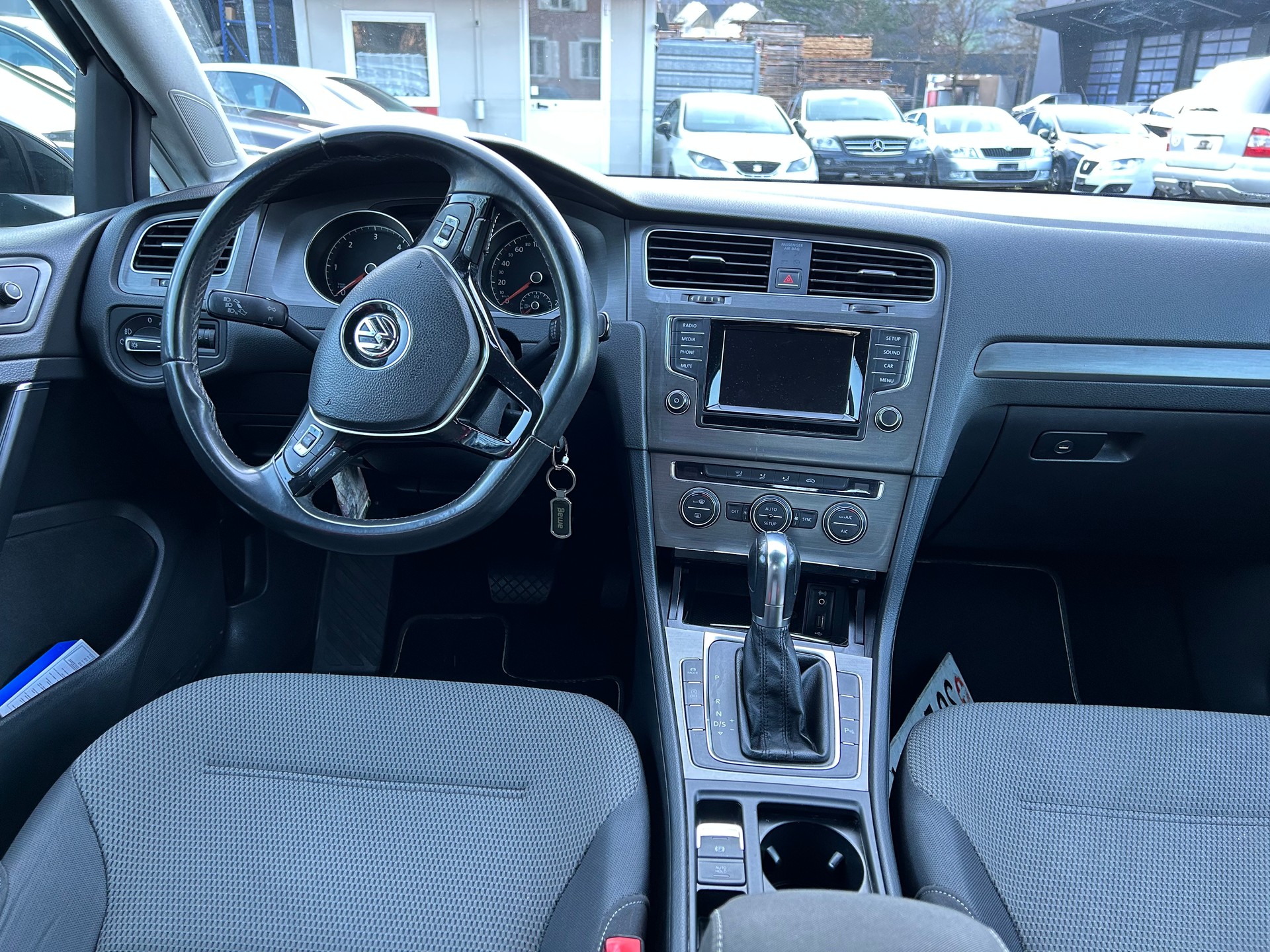 VW Golf 1.6 TDI Trendline DSG-image-7