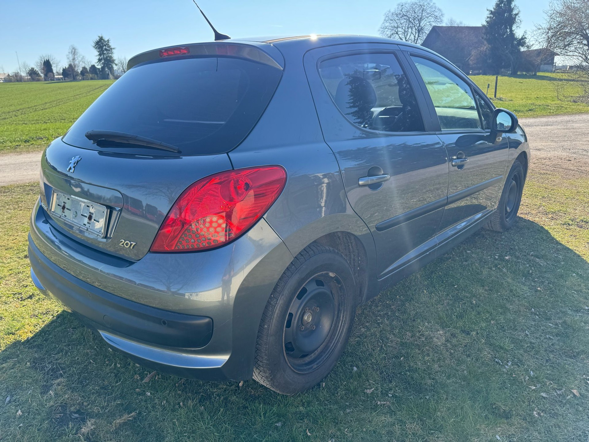 PEUGEOT 207 1.6 16V XS-image-6