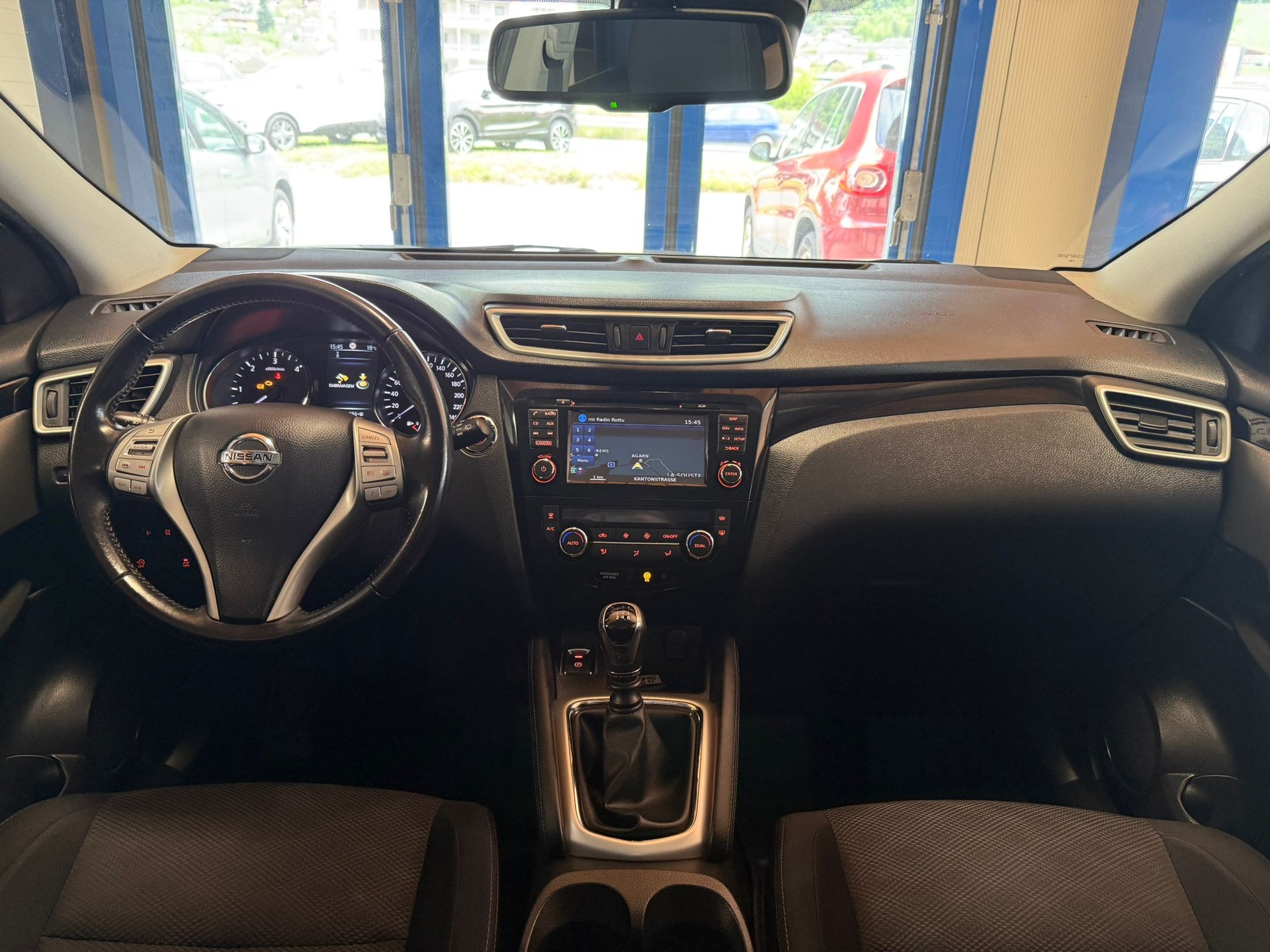 NISSAN Qashqai 1.6 dCi 360 4x4-image-9