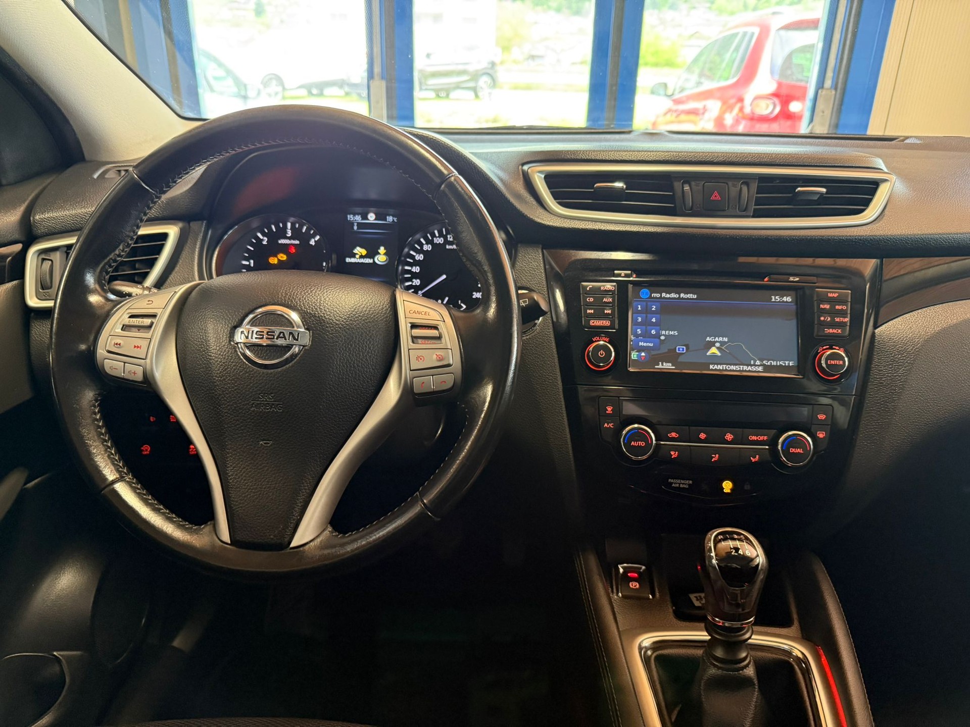 NISSAN Qashqai 1.6 dCi 360 4x4-image-10