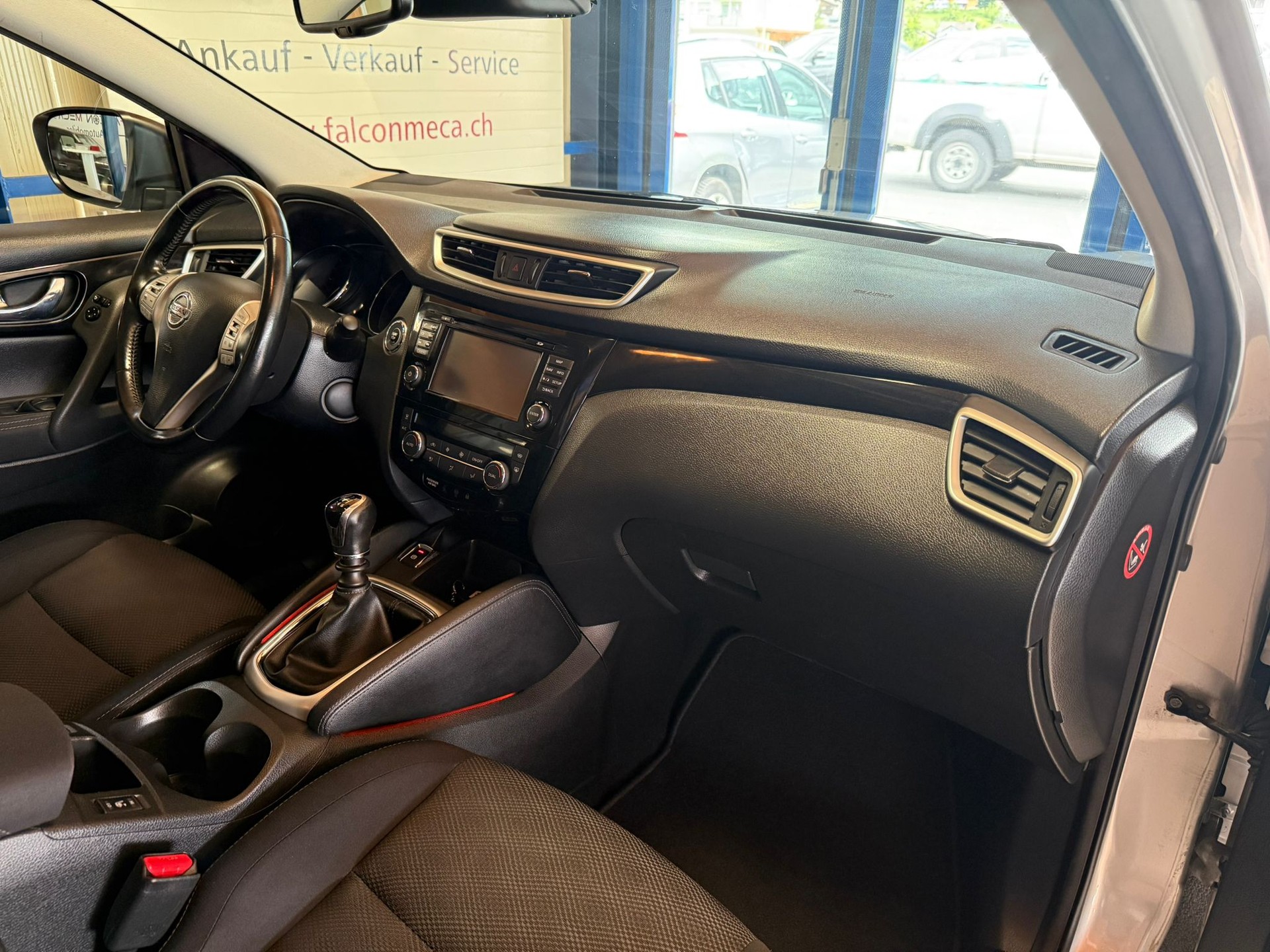 NISSAN Qashqai 1.6 dCi 360 4x4-image-13