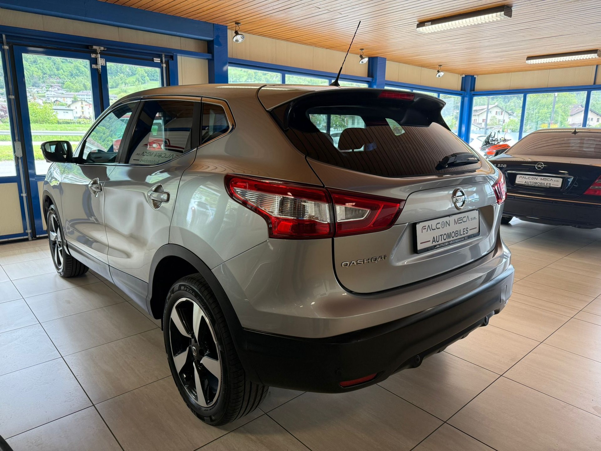 NISSAN Qashqai 1.6 dCi 360 4x4-image-4