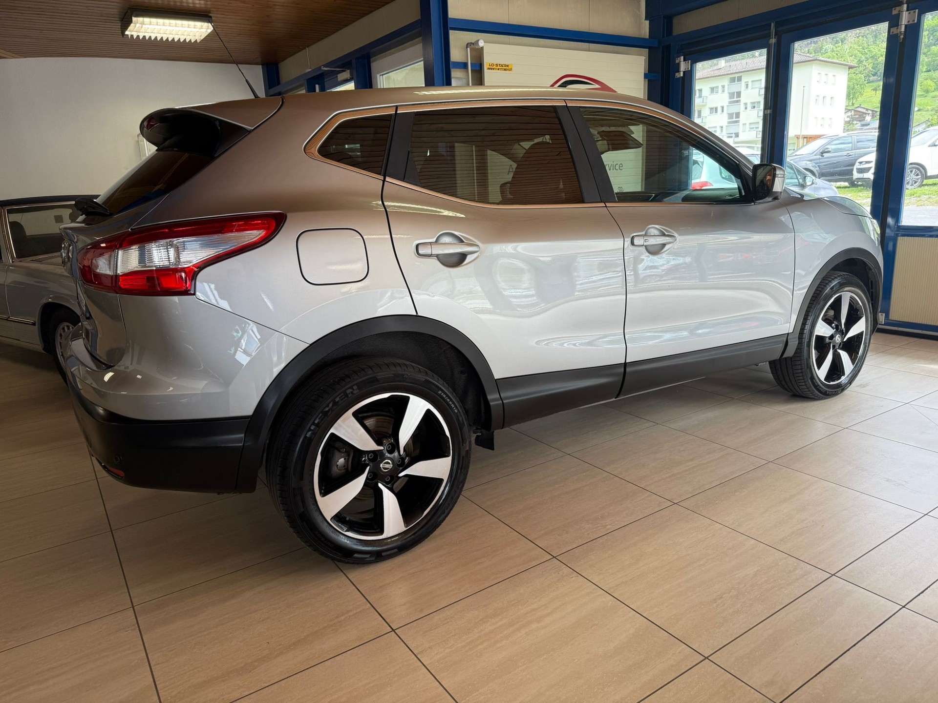 NISSAN Qashqai 1.6 dCi 360 4x4-image-6