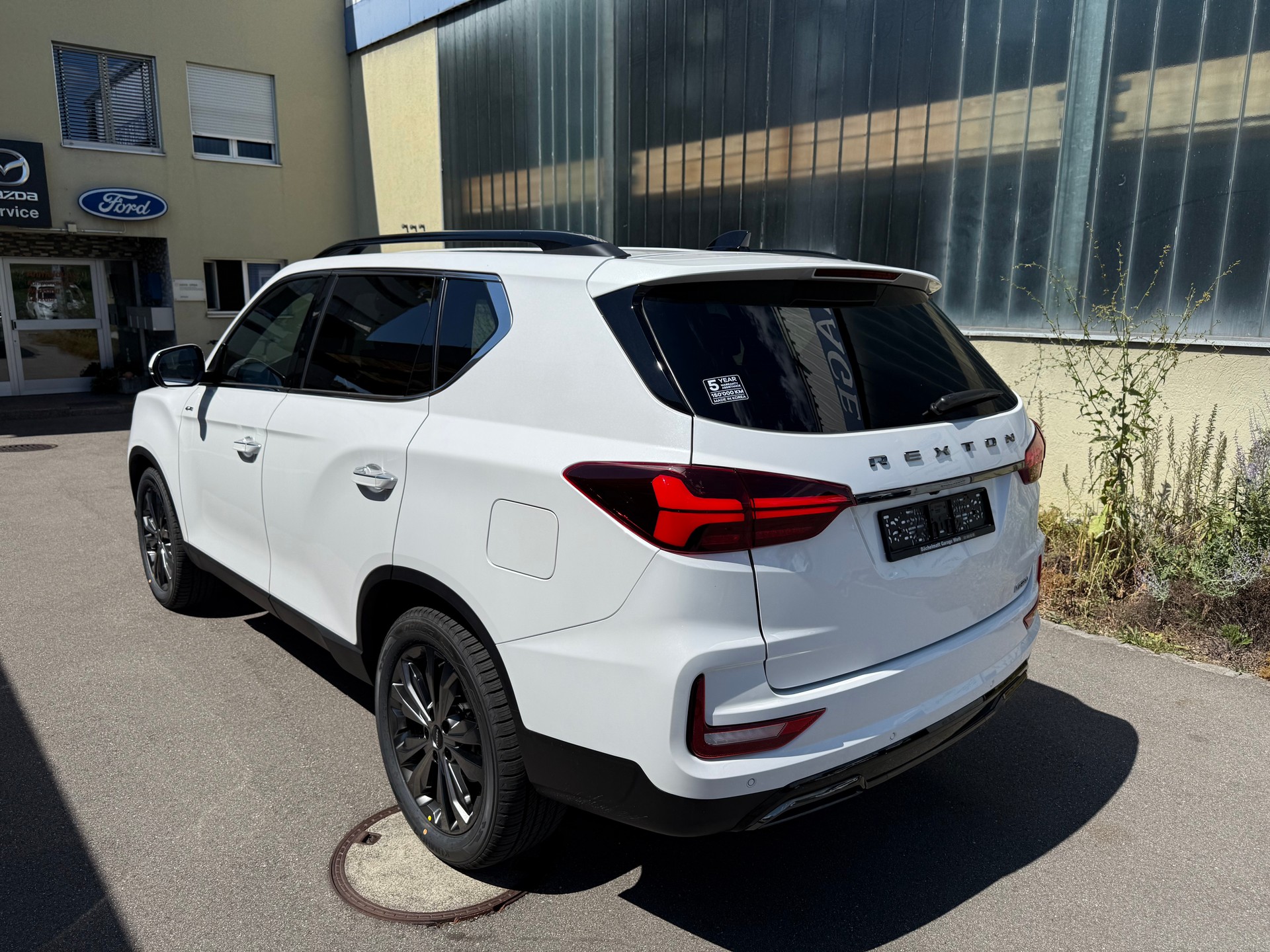 KGM-SsangYong Rexton 2.2 CRDi Blackline 4WD AT-image-2