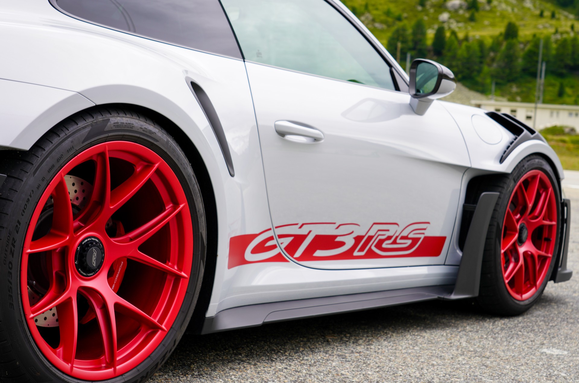 PORSCHE 911 GT3 RS-image-2