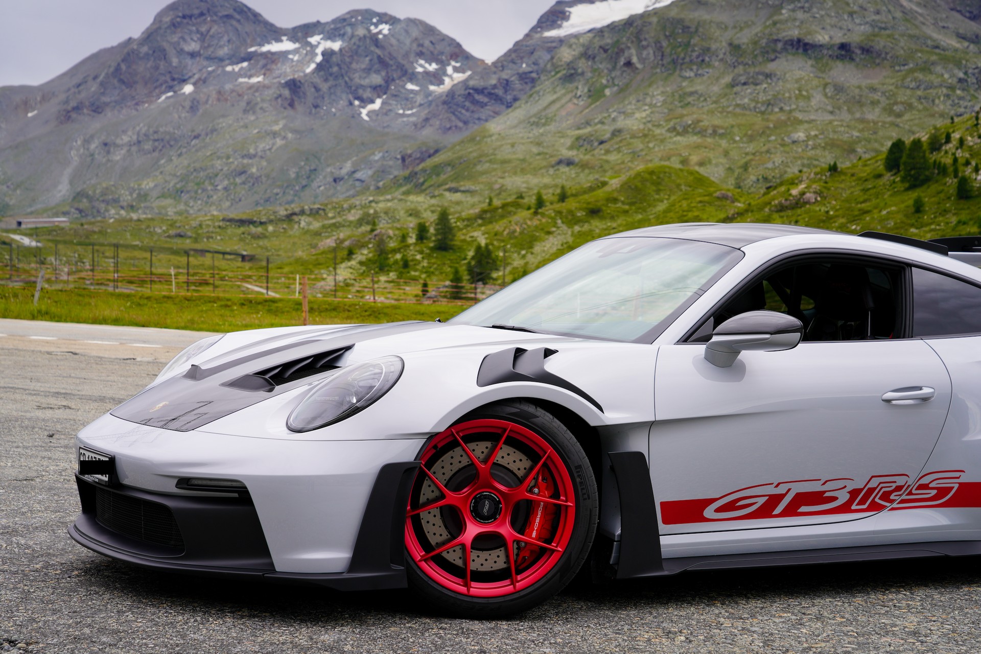 PORSCHE 911 GT3 RS-image-10