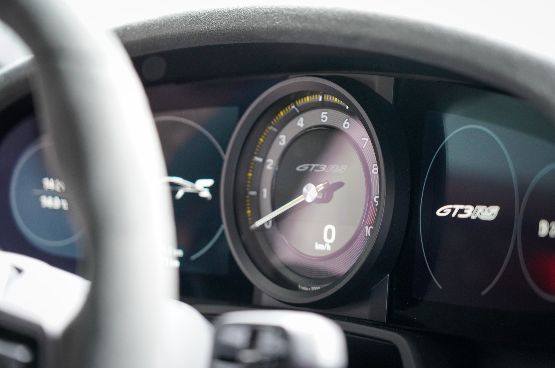 PORSCHE 911 GT3 RS-image-5